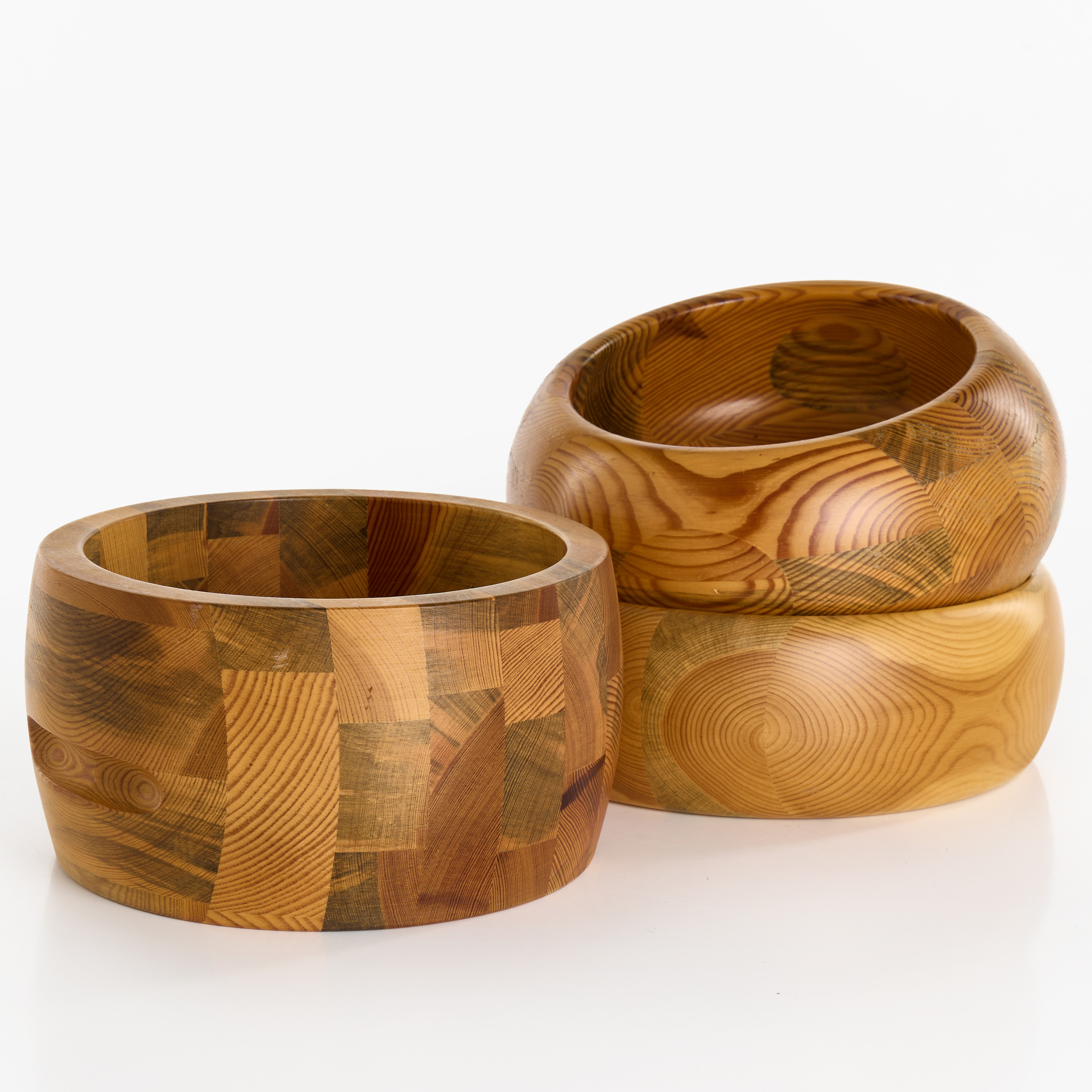 SKÅLAR, 3 st, furu, bl a Holmbergs och Stig Johnson för Smålandsslöjd, Sverige, 1960/70-tal.