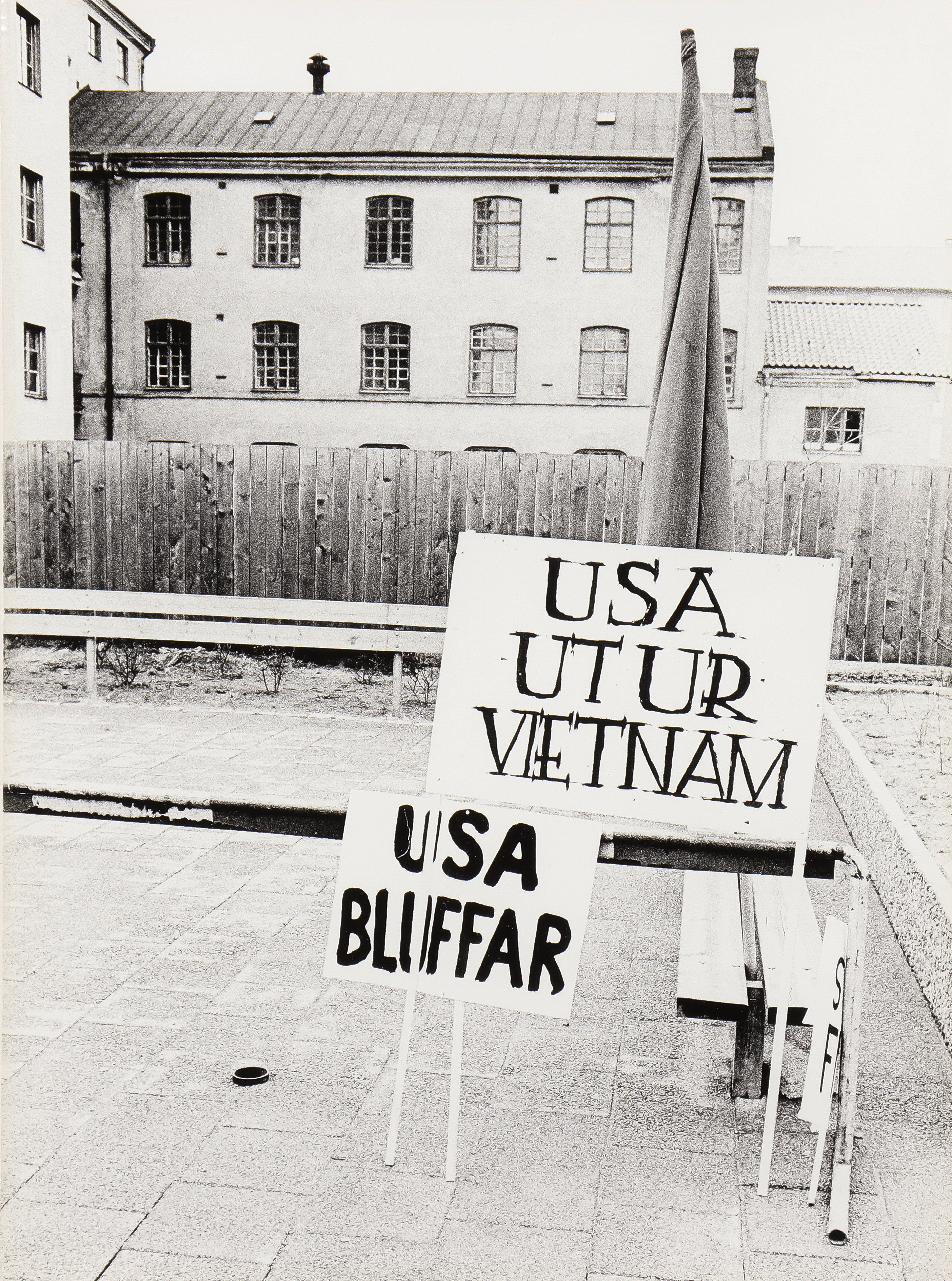 NILS-ERIK WIKEBÄCK. "USA UT UR VIETNAM".