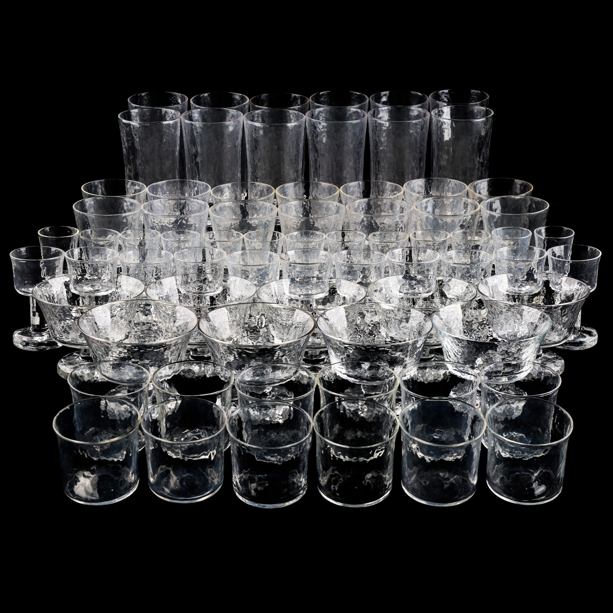 GÖRAN WÄRFF. GLASSERVIS, 84 delar, "Rustika", Pukeberg, Sverige.