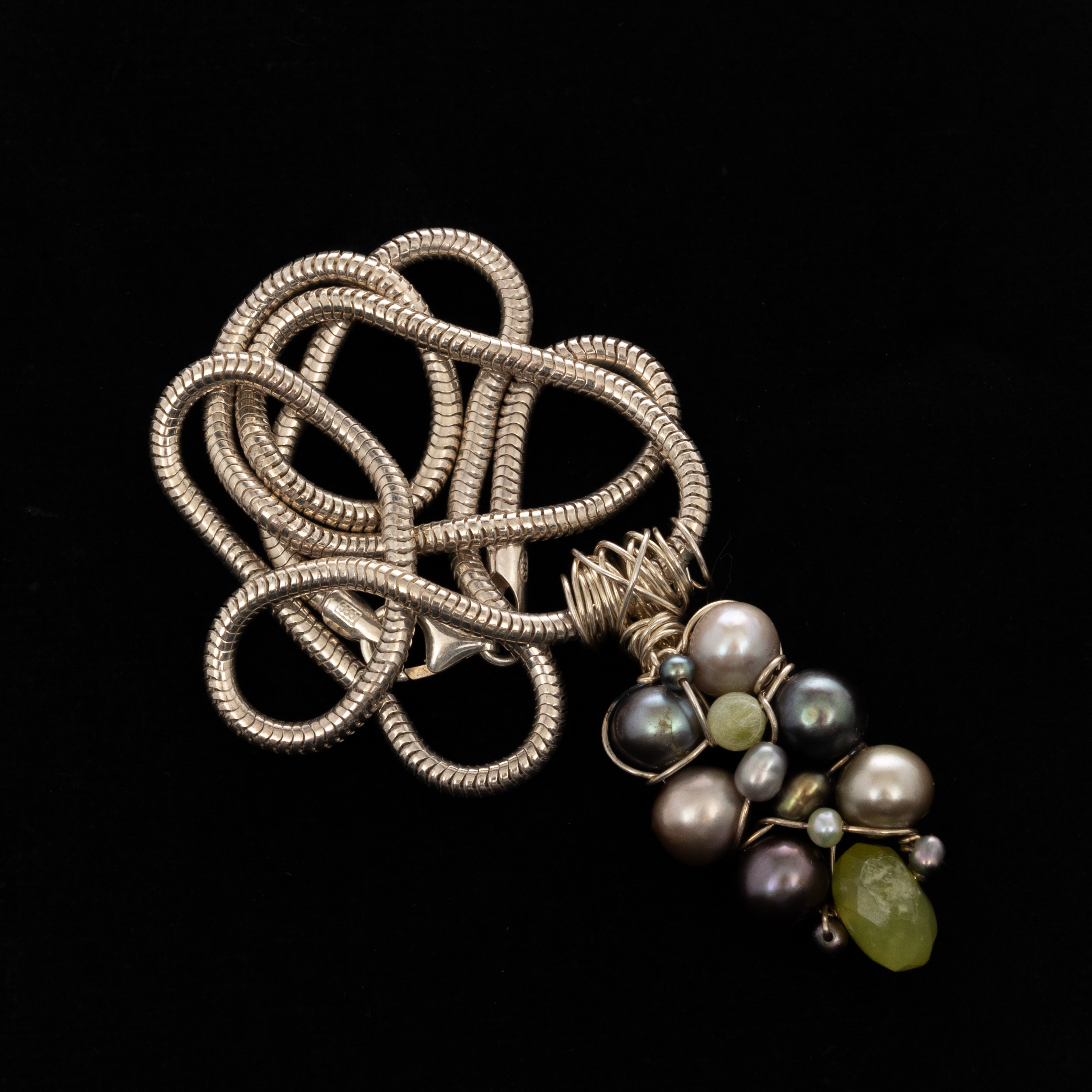 COLLIER, Sterlingsilver, Pärlor, Peridot.