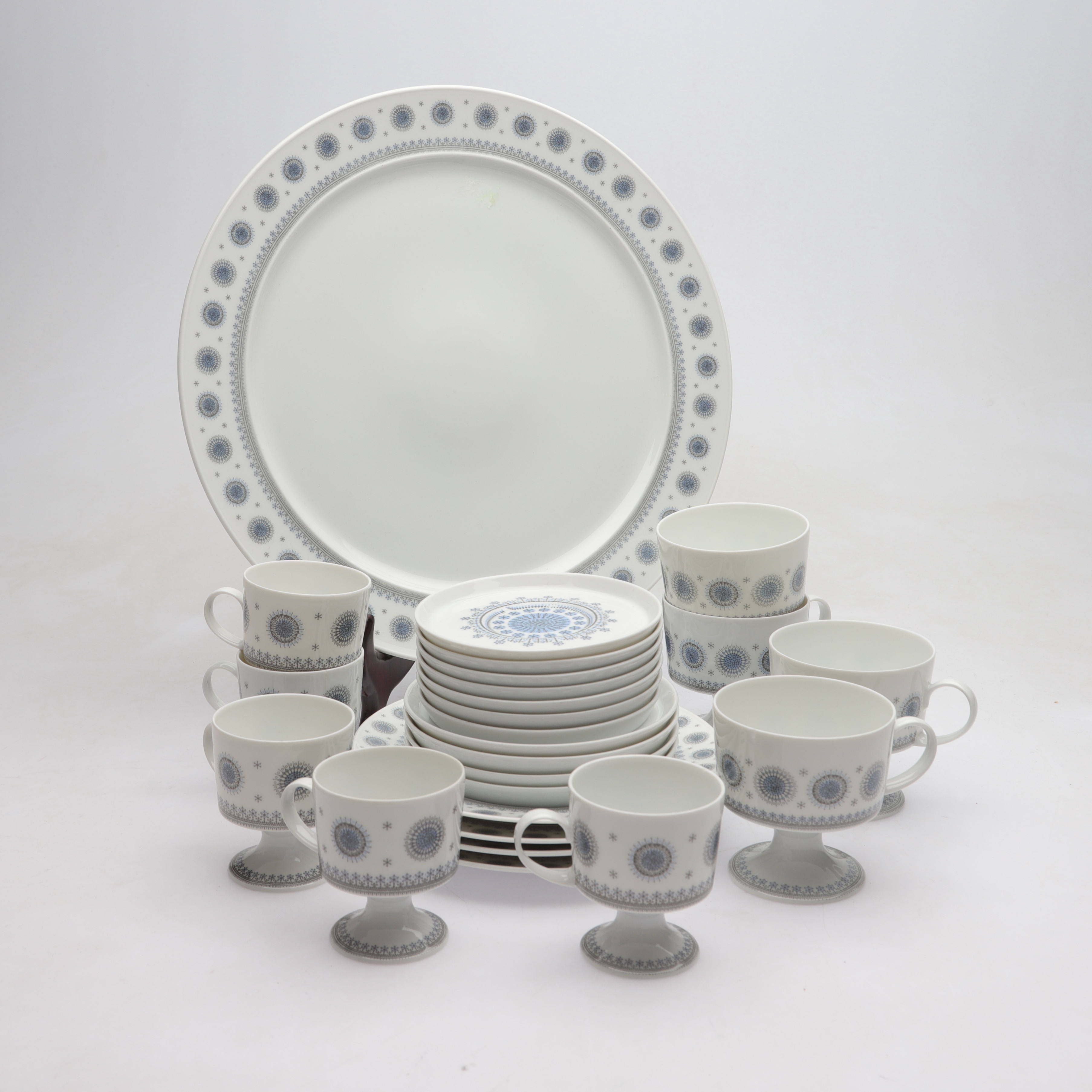 TAPIO WIRKKALA. Servisdelar, ca 25 delar, porslin, "Ice blossom/Composition", Rosenthal, Studioline, 1960-tal.