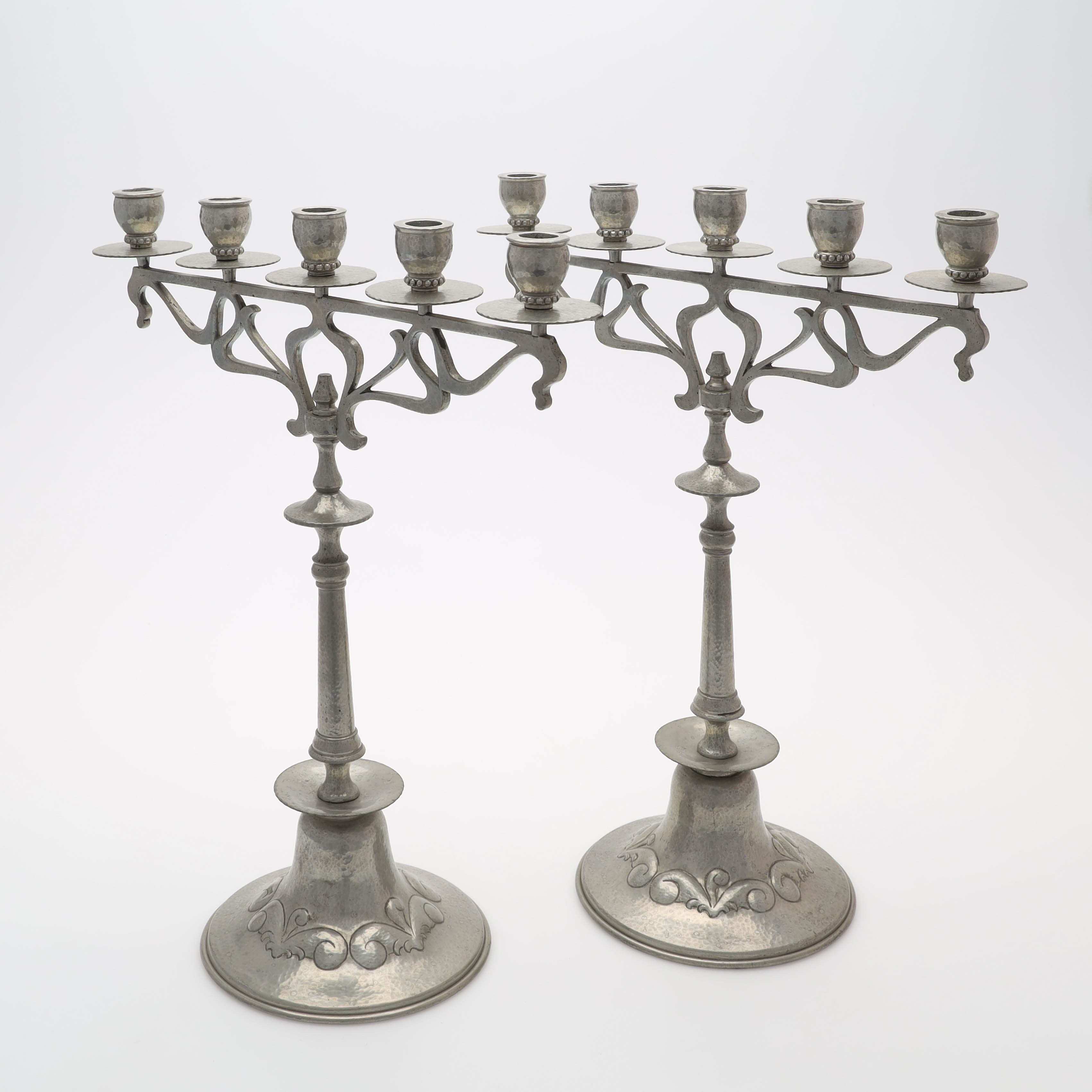 KANDELABRAR, ett par, tenn, 1920/30-tal.