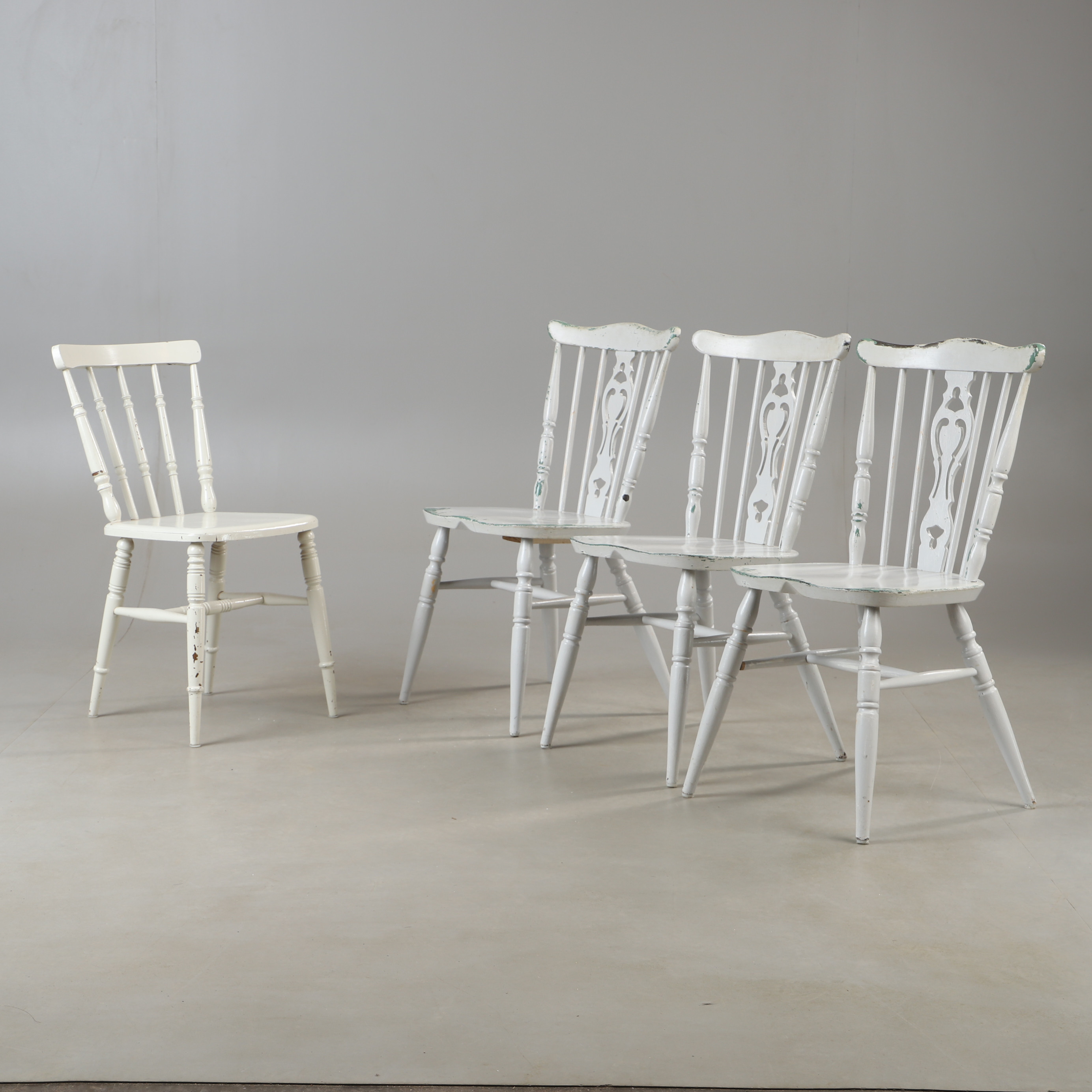 STOLAR, 4 stycken, gråmålade, 1900-talets första hälft.