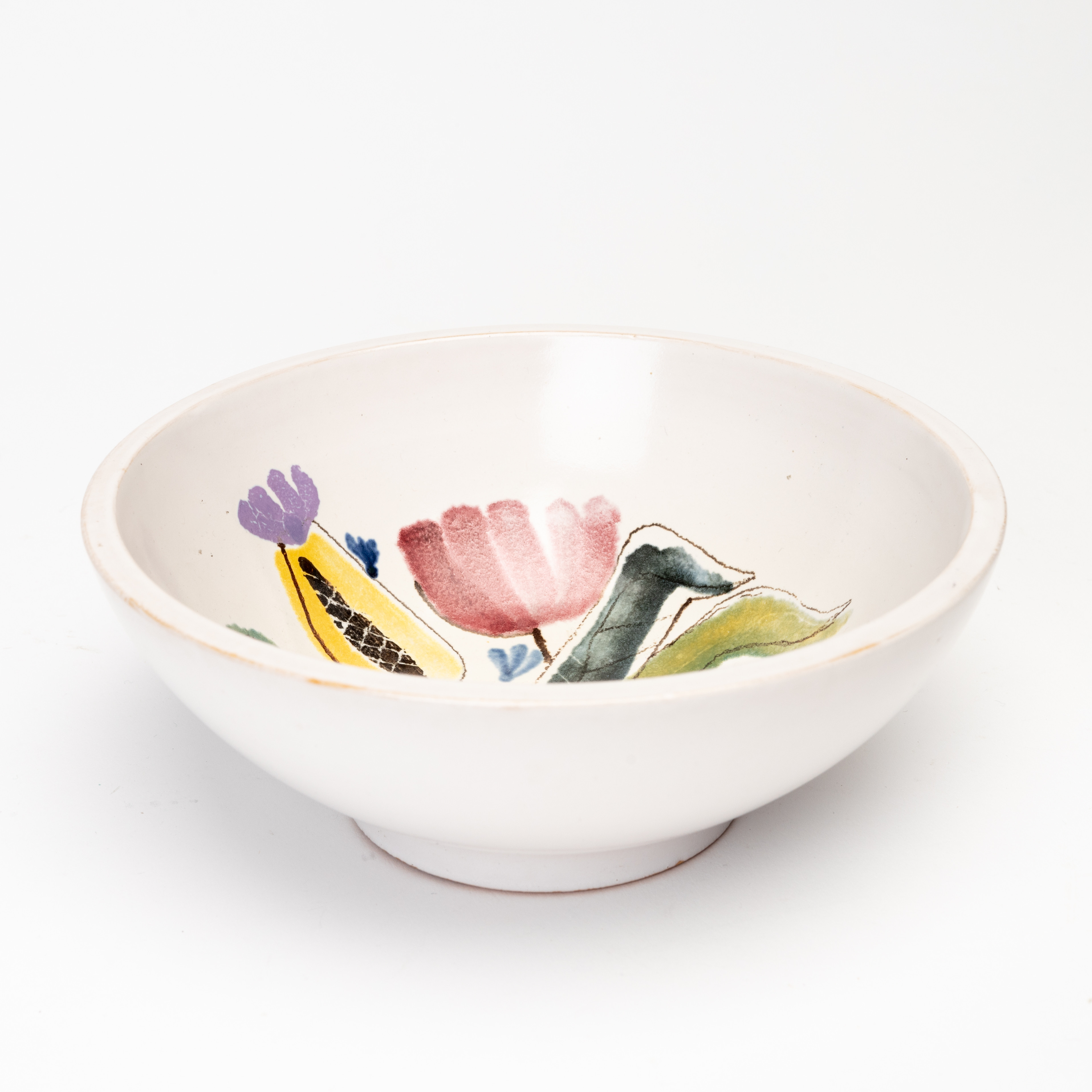 STIG LINDBERG. Skål, fajans, handdrejad, signerad och stämpelmärkt, Gustavsberg, 1940-tal.