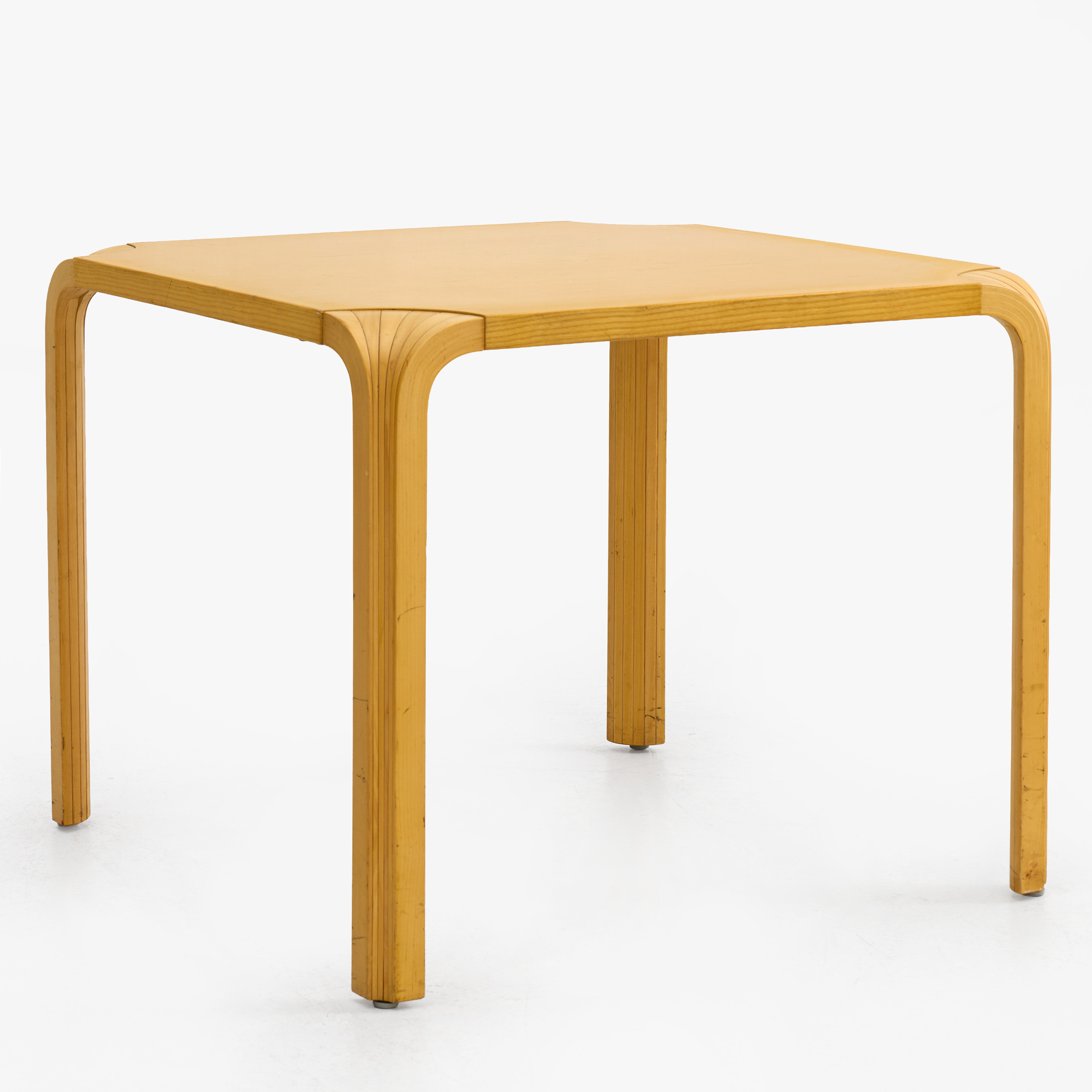 ALVAR AALTO. Soffbord, "MX800", Artek, Finland, formgiven år 1954, fanerat i ask, ben i björk.