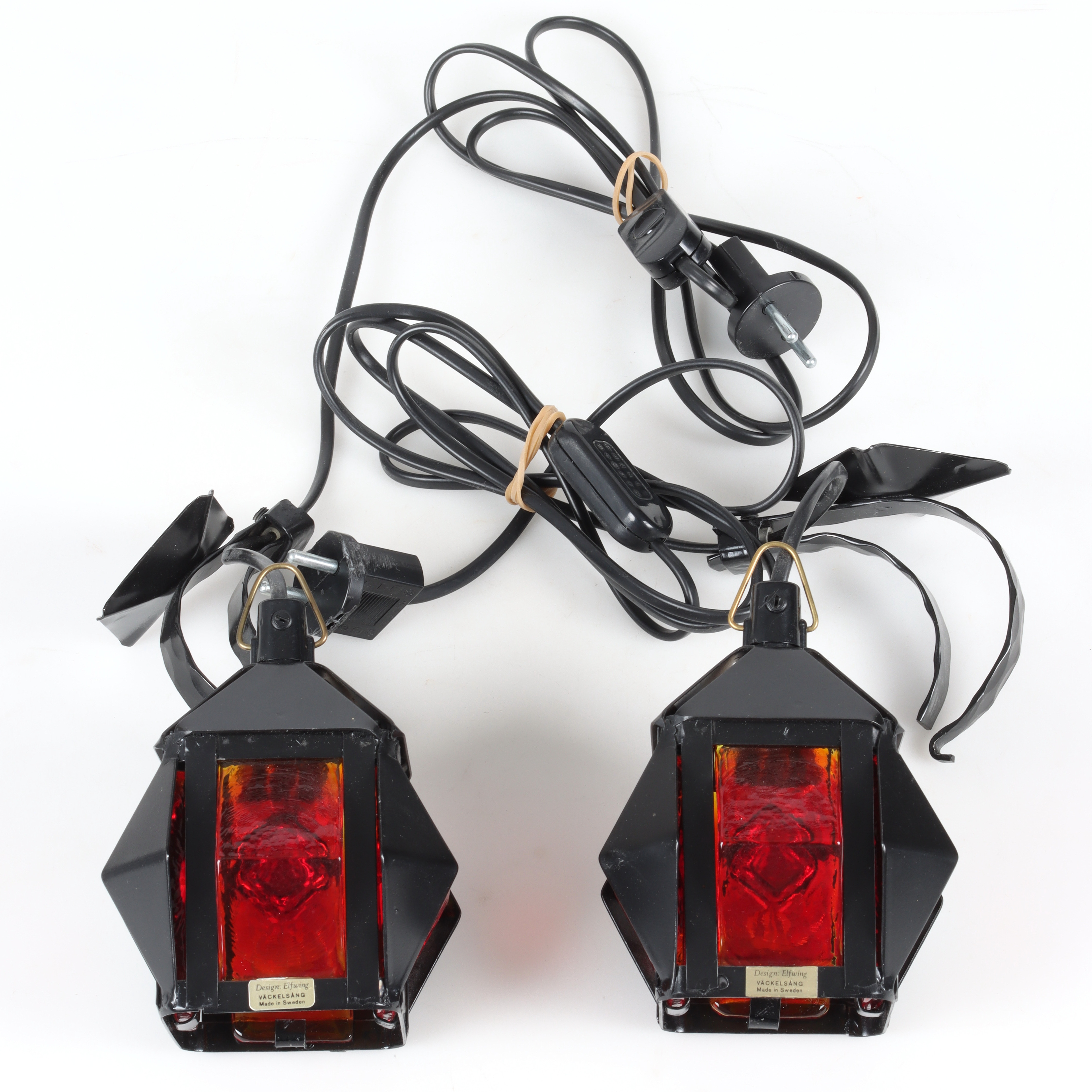 FÖNSTERLAMPOR, ett par, metall, glas, Elfwing, Väckelsång, 1900-tal.