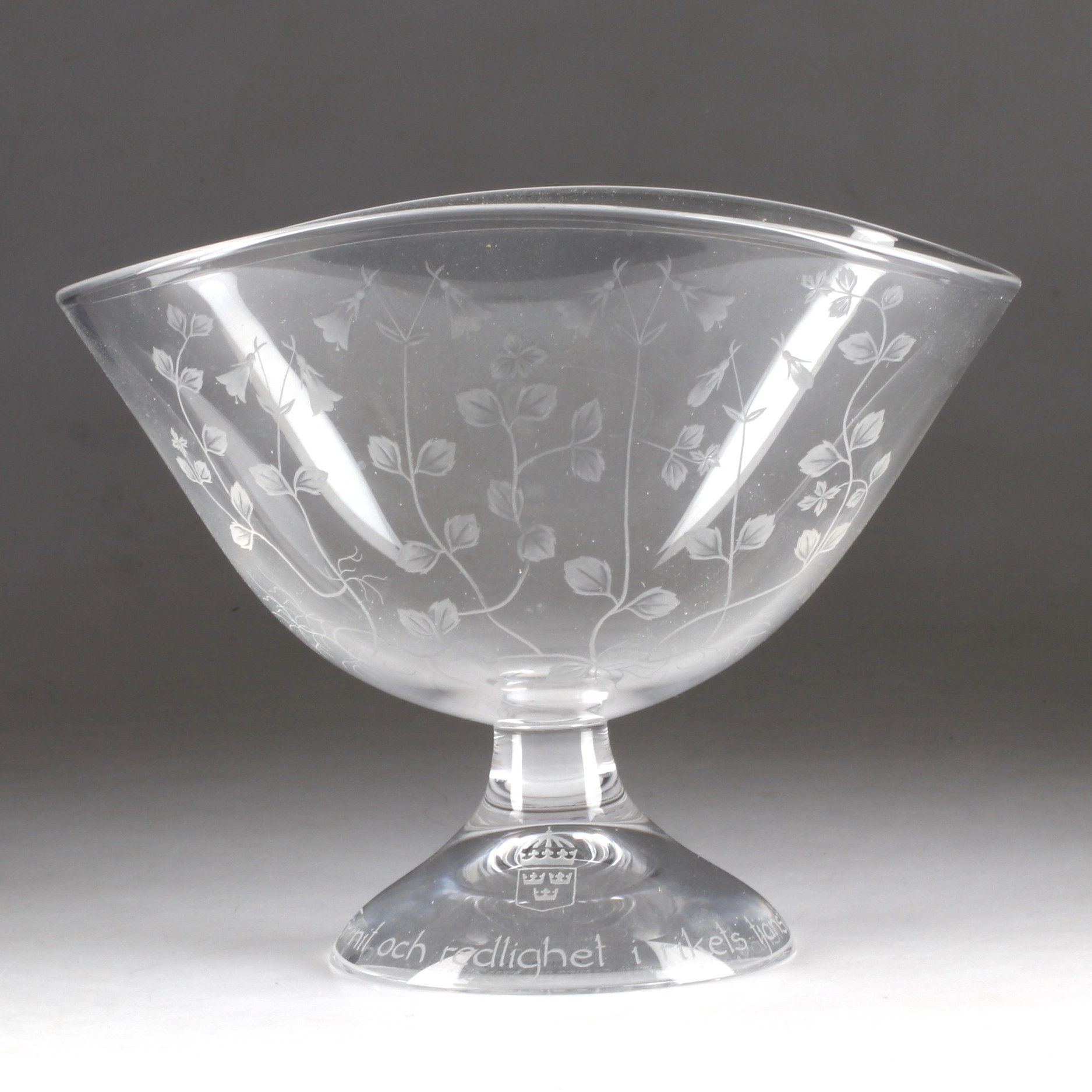LISA BAUER. Pokal, glas, Kosta Boda, 1900-talets senare del.