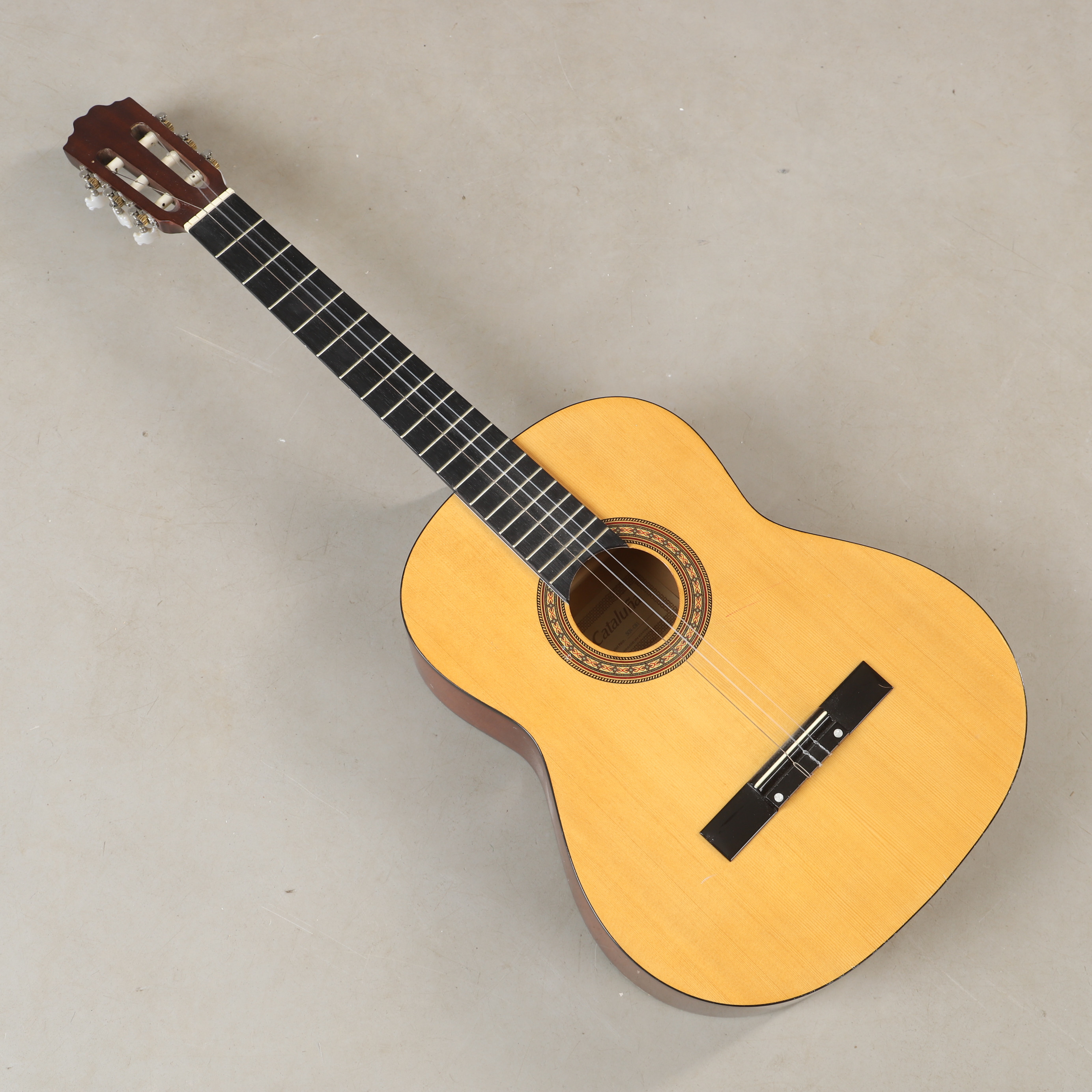 AKUSTISK GITARR, Cataluna.