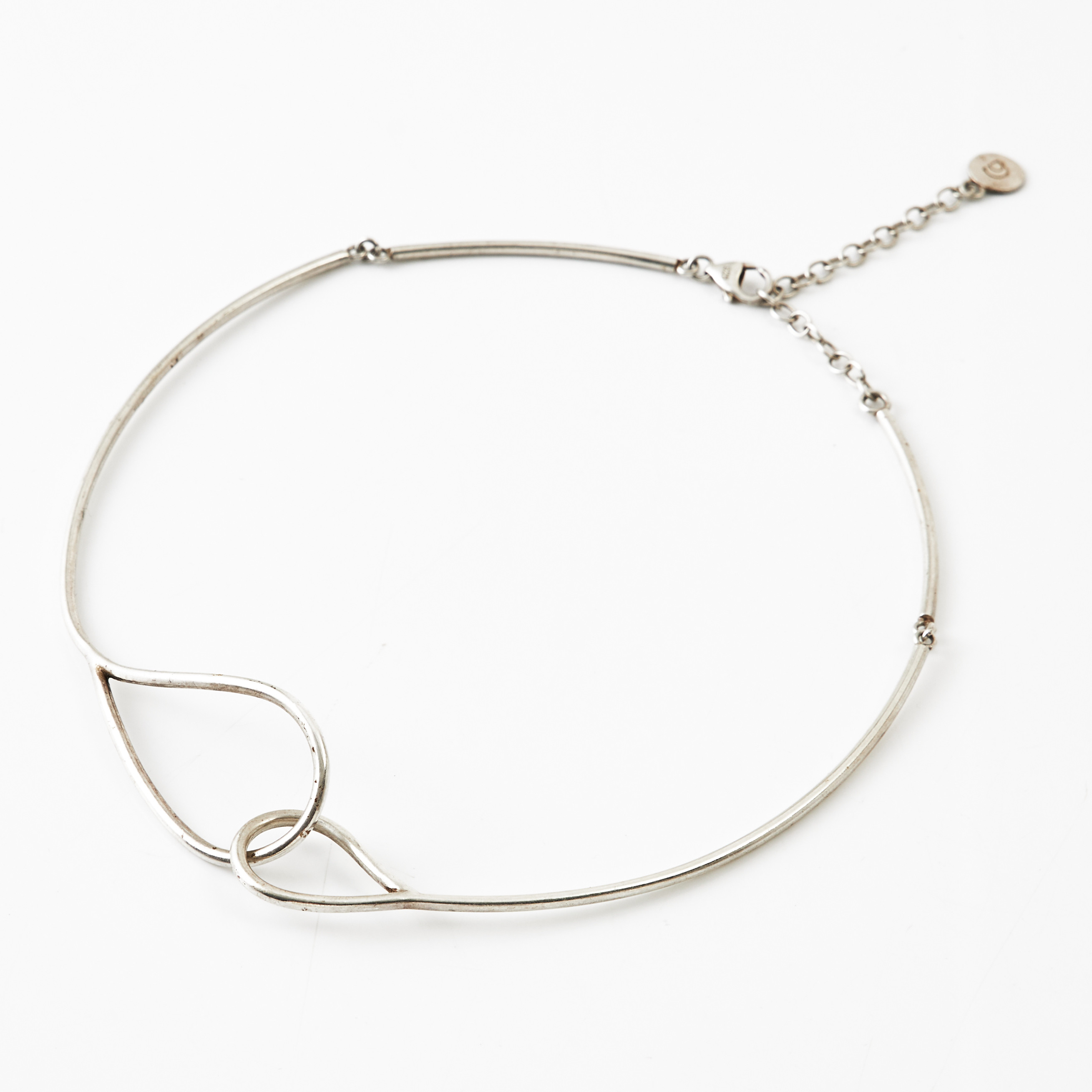 CAROLINA GYNNING, "Mira", halsband, sterlingsilver, karbinhake.
