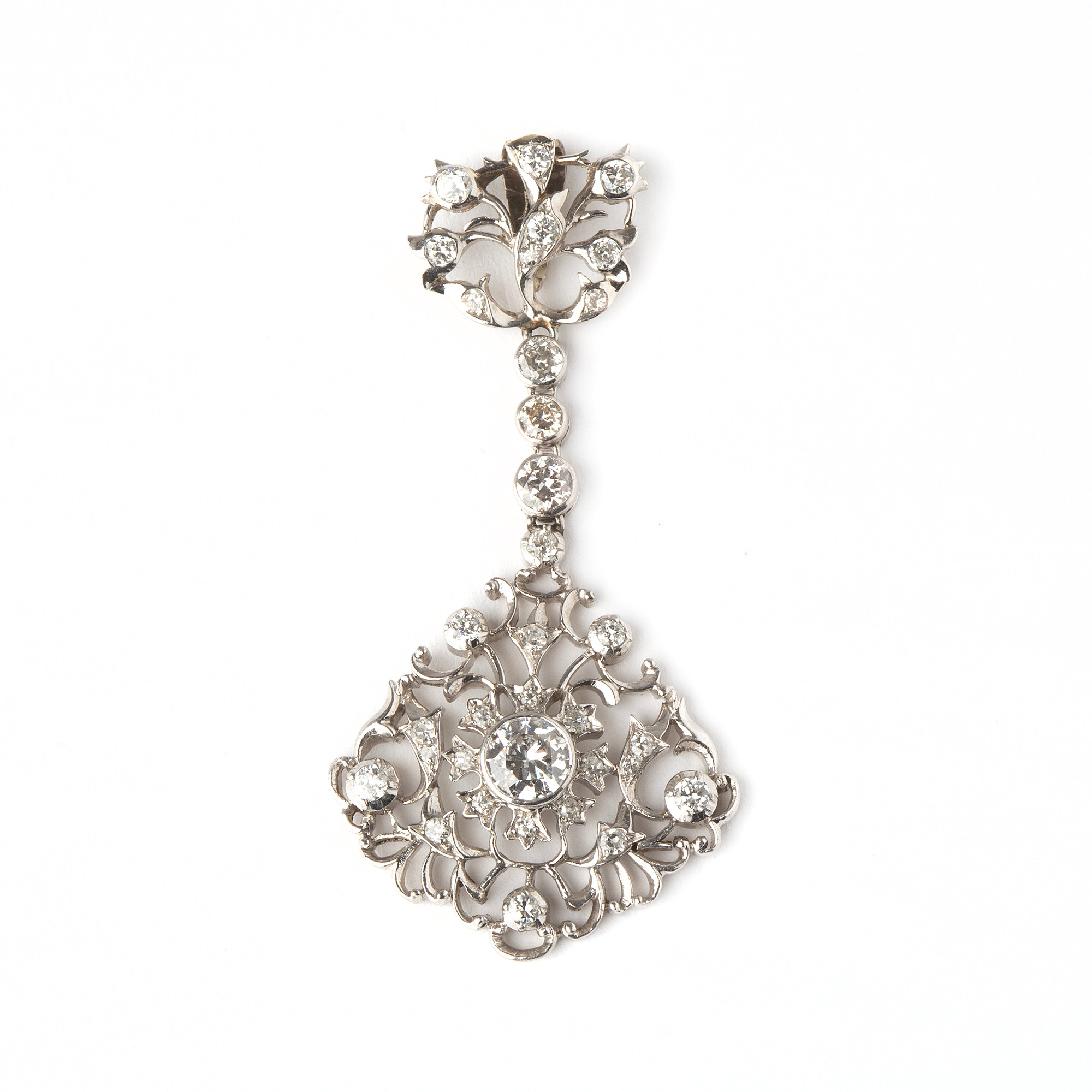 HÄNGE, platina och diamanter, mittsten ca 0.75 ct.