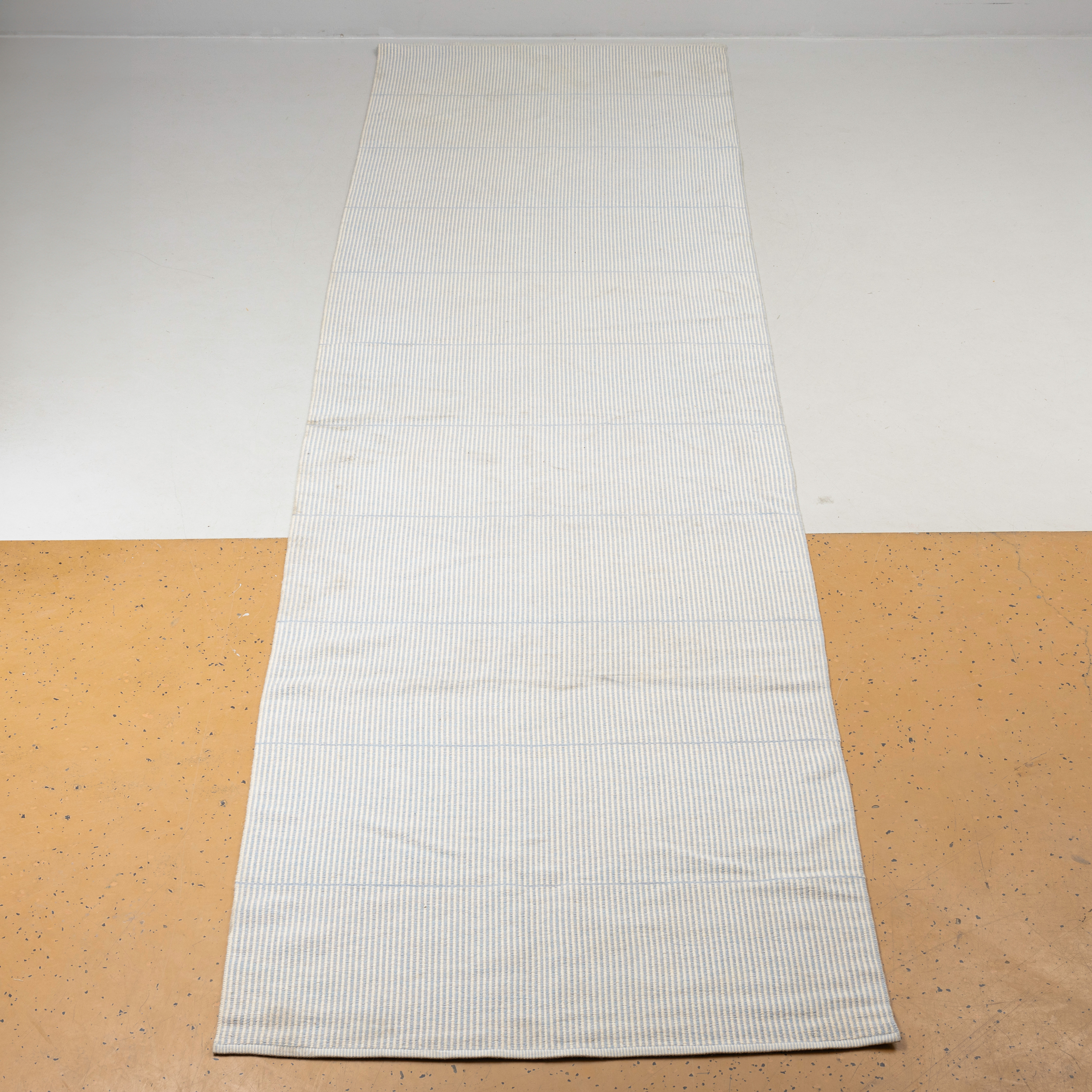 MATTA, ull, möjligen Kasthall, ca 565 x 152 cm.