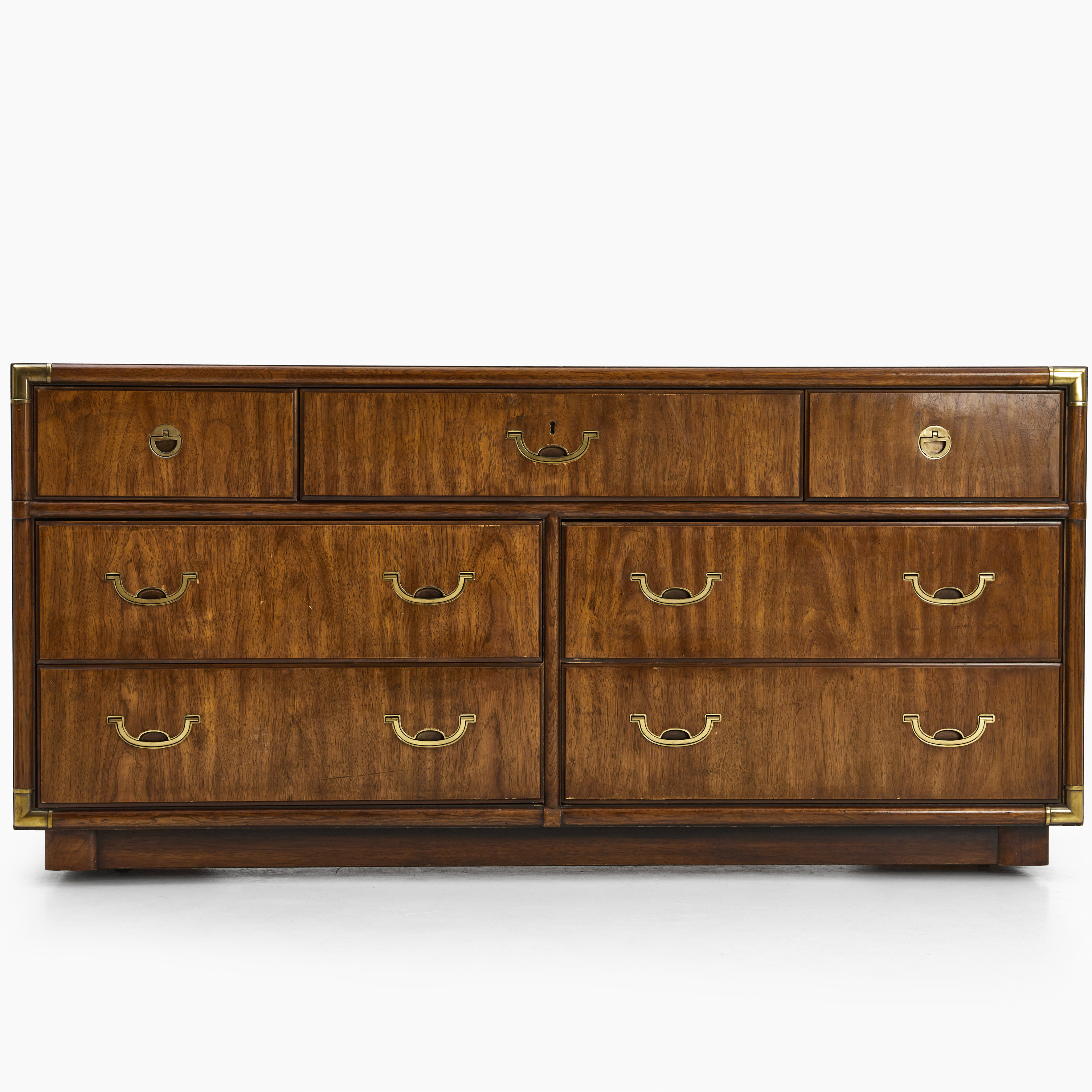 BYRÅ / SIDEBOARD, kolonialstil, 1970/80-tal. Hollywood Regency.