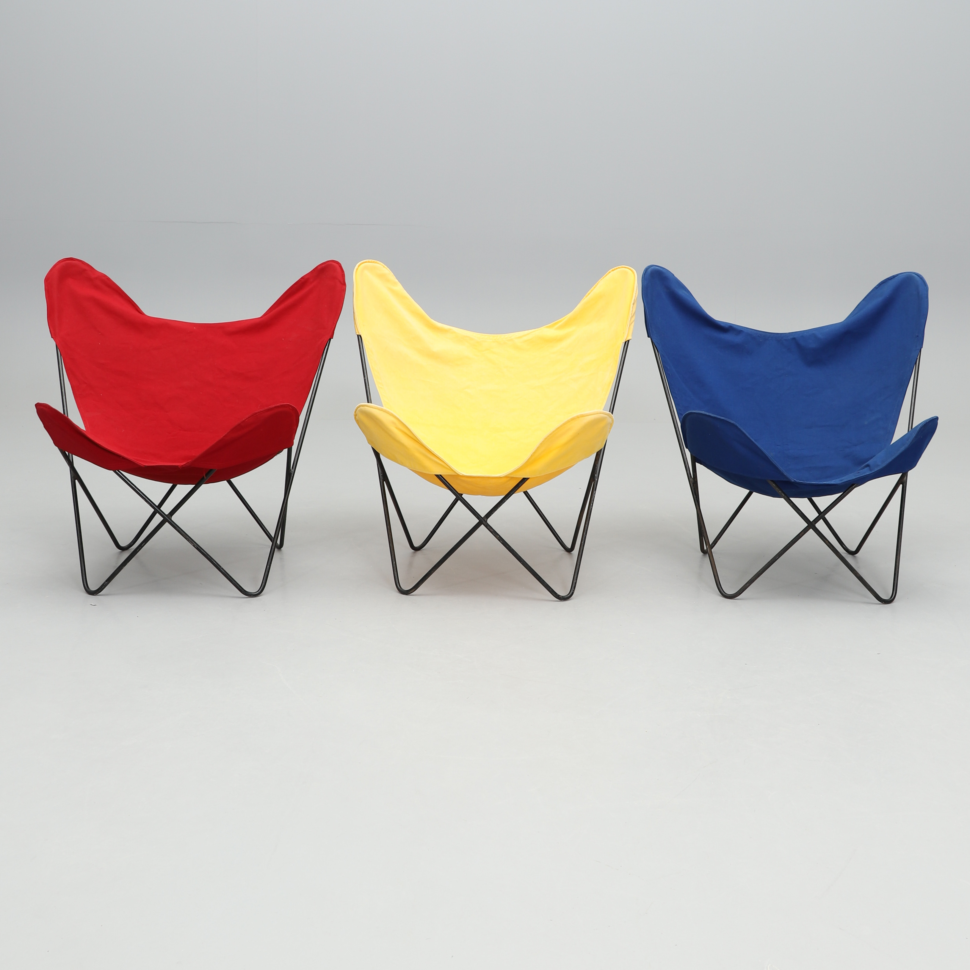 FLADDERMUSFÅTÖLJER, 3 st, 1900-talets slut.