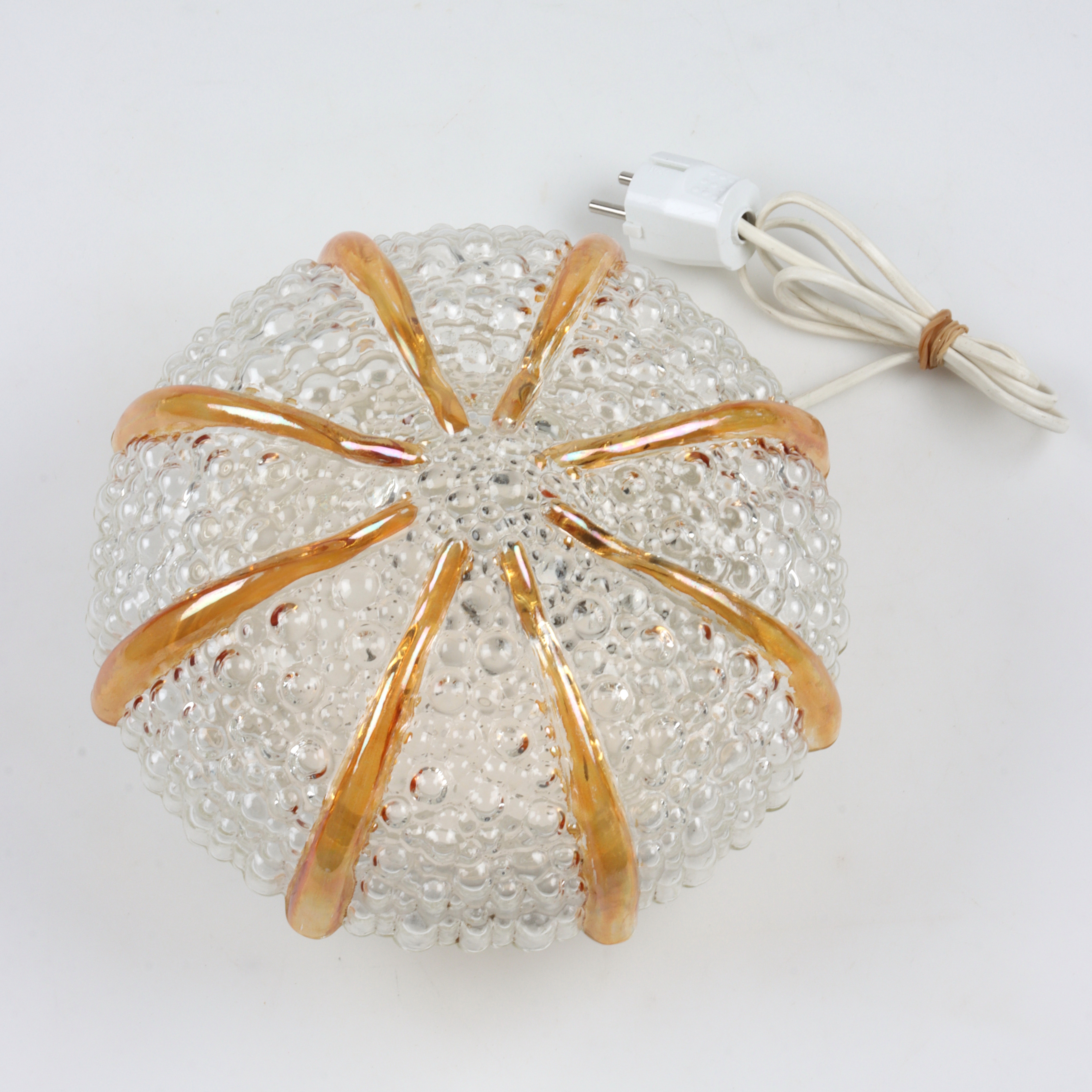 TAKLAMPA, med glaskupa, 1900-talets andra hälft.