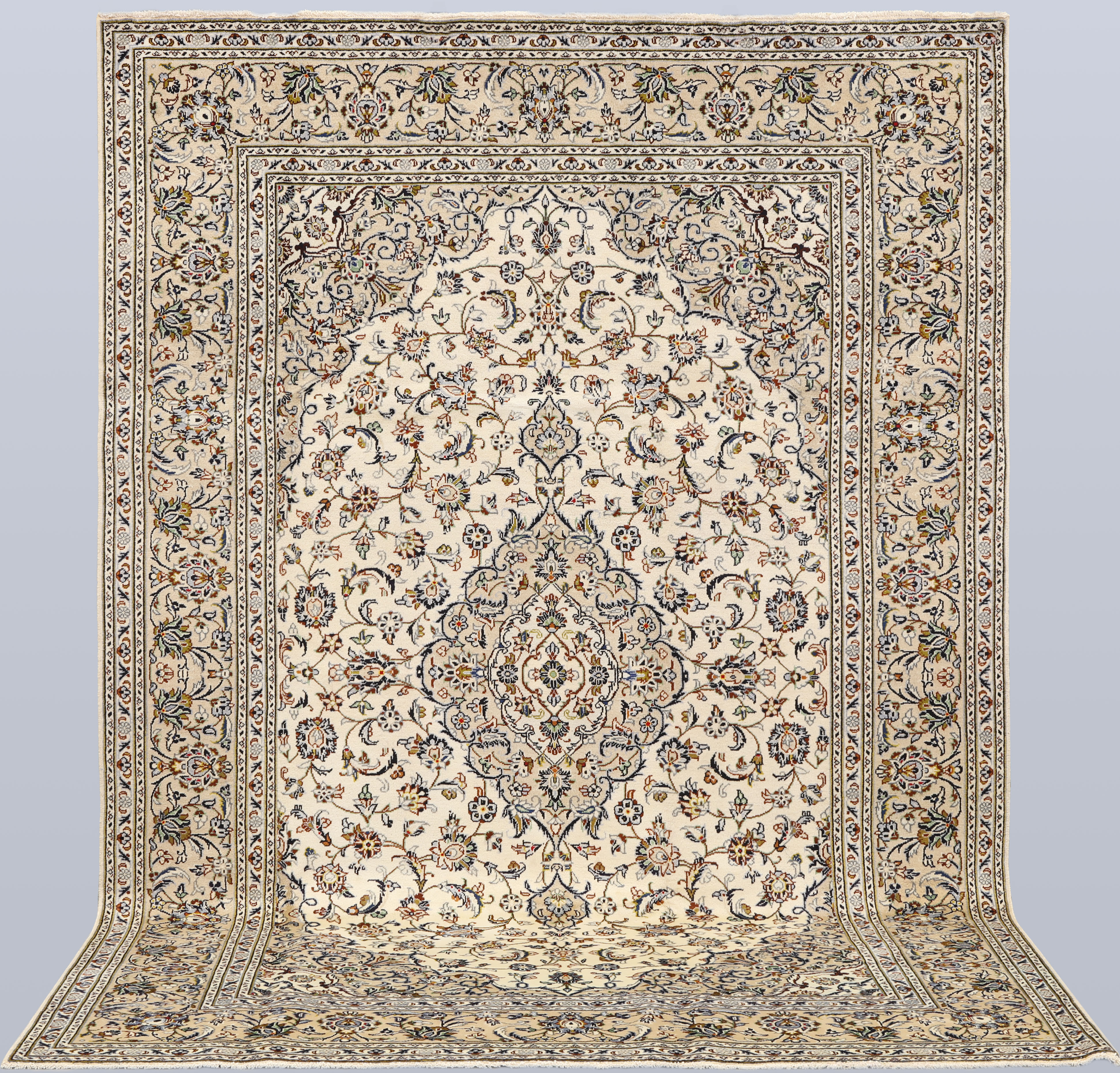 ORIENTMATTA. Ljus Keshan, 315 x 219 cm.