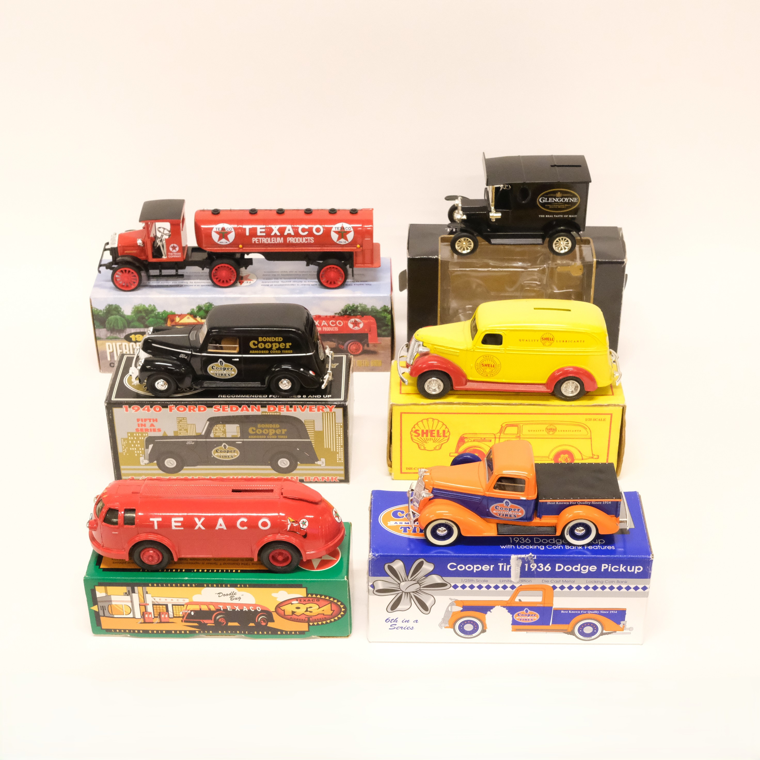 SEX MODELLBILAR/SPARGRISAR. ERTL, LIBERTY CLASSICS OCH GOLDEN WHEEL.