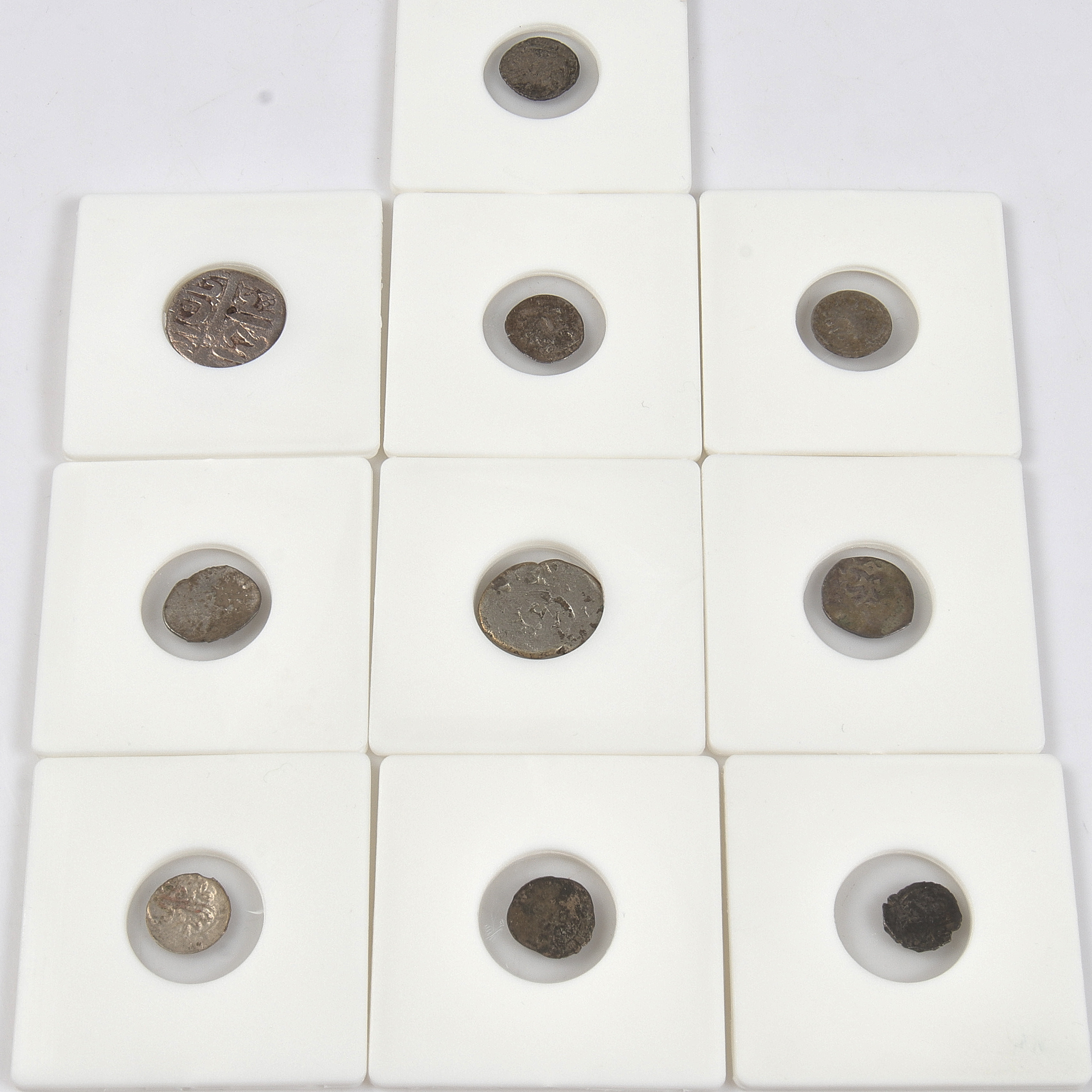 MYNT, 10 st, silver, bl.a. Rupie, Mogul riket.