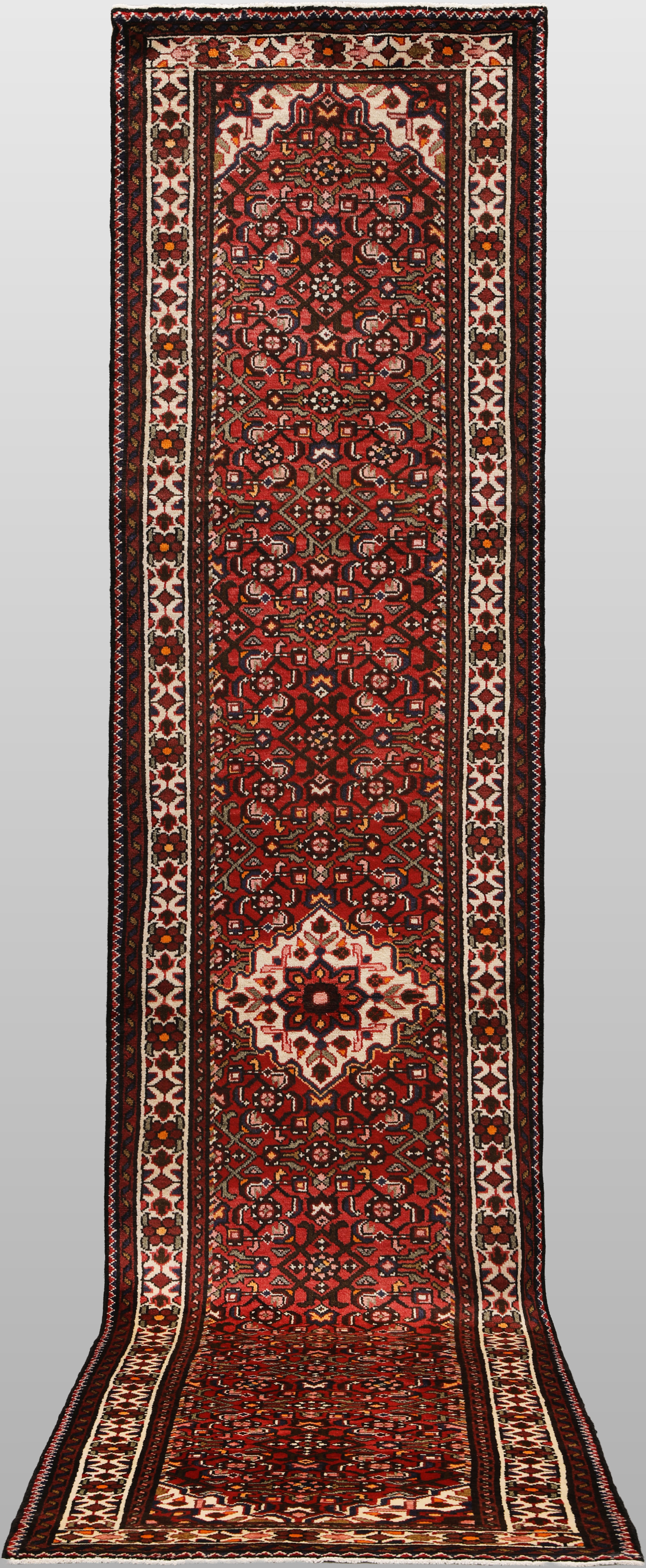 ORIENTMATTA. Hamadan gallerimodell, 420 x 80 cm.