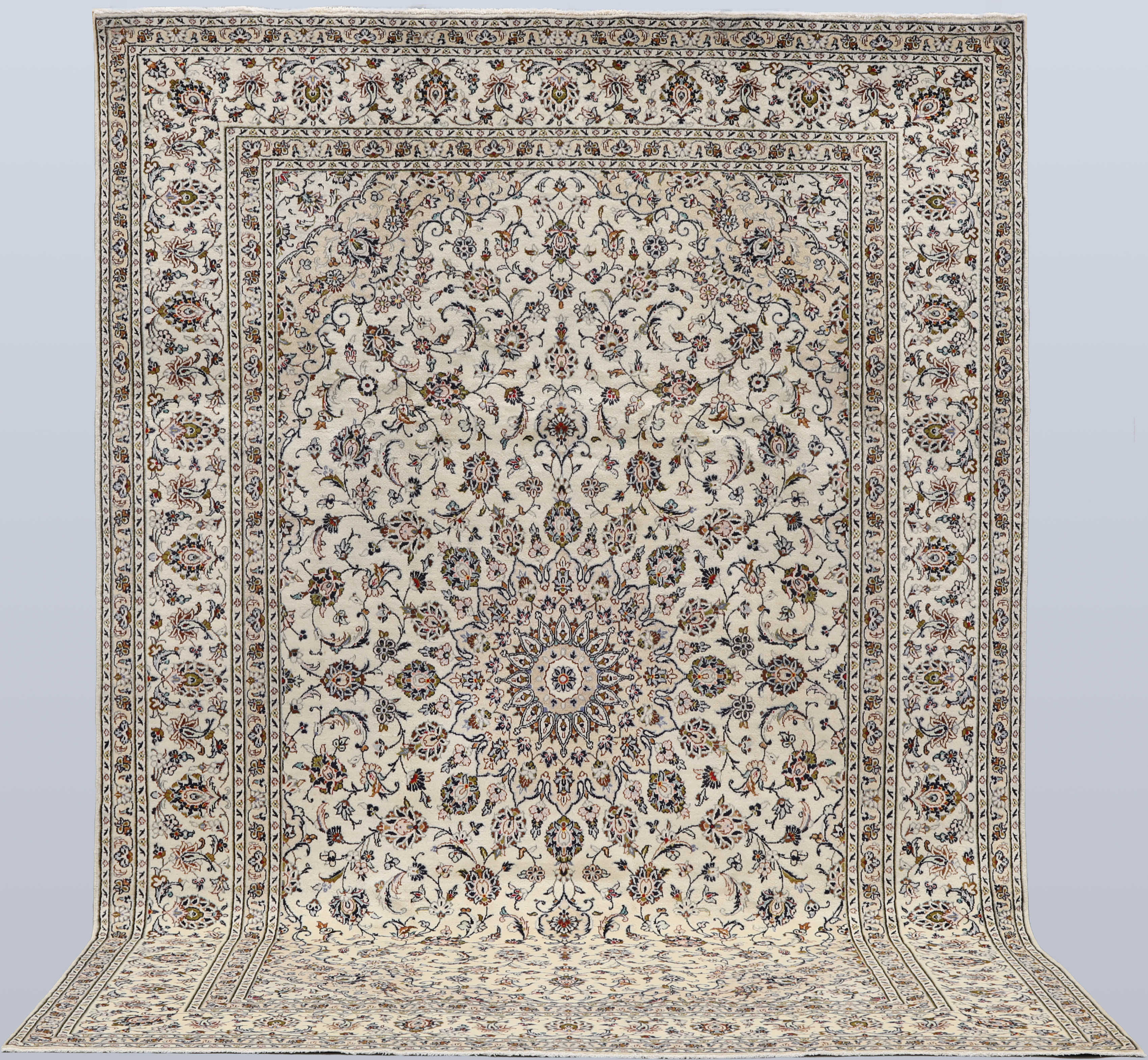 ORIENTMATTA. Ljus Keshan, 346 x 245 cm.