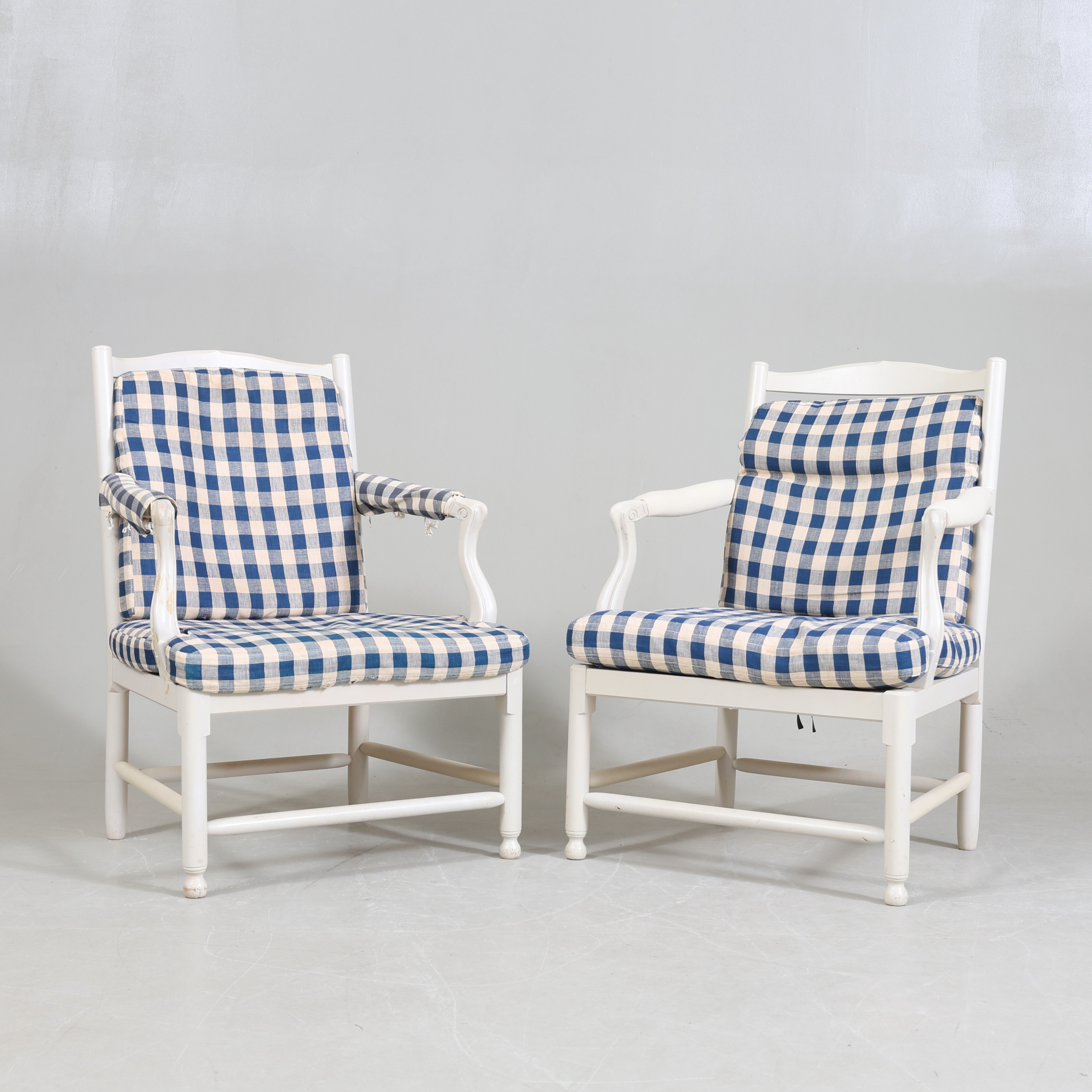 FÅTÖLJER, ett par, s.k Gripsholmsfåtöljer, "Medevi Brunn", ur Ikeas 1700-tals serie.