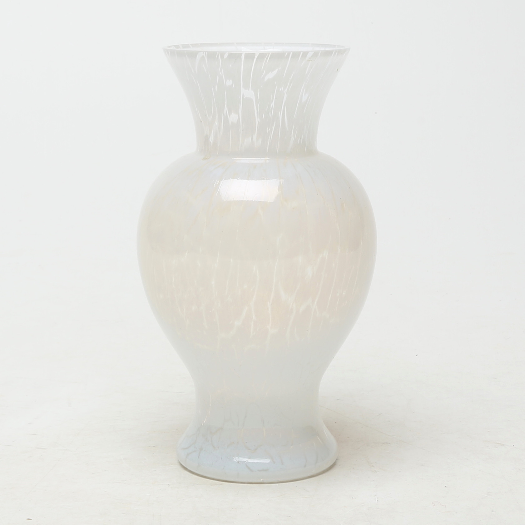 ULRICA HYDMAN-VALLIEN. VAS, glas, Åfors Glasbruk, osignerad.