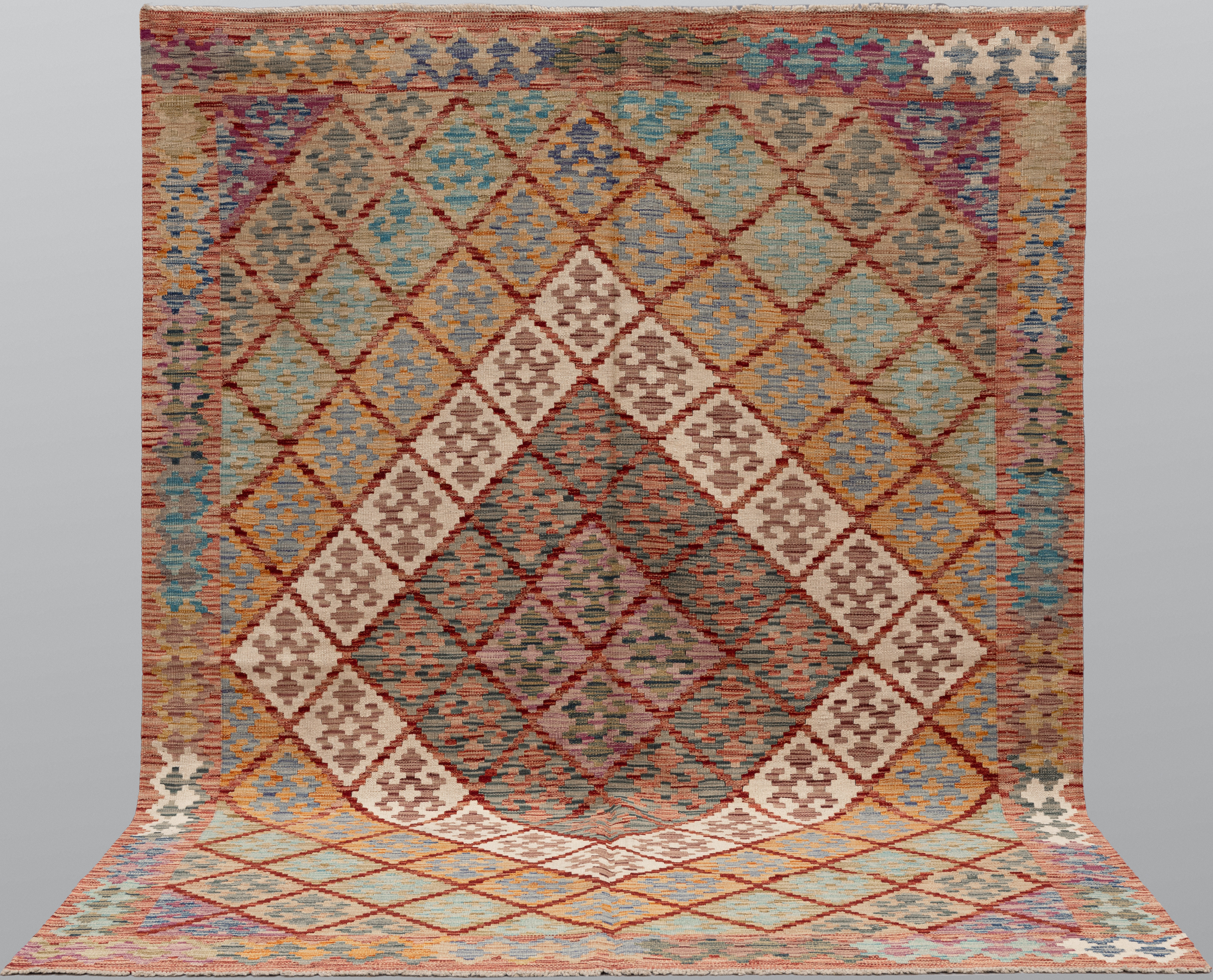 ORIENTMATTA. Kelim klassisk design, 247 x 181 cm.