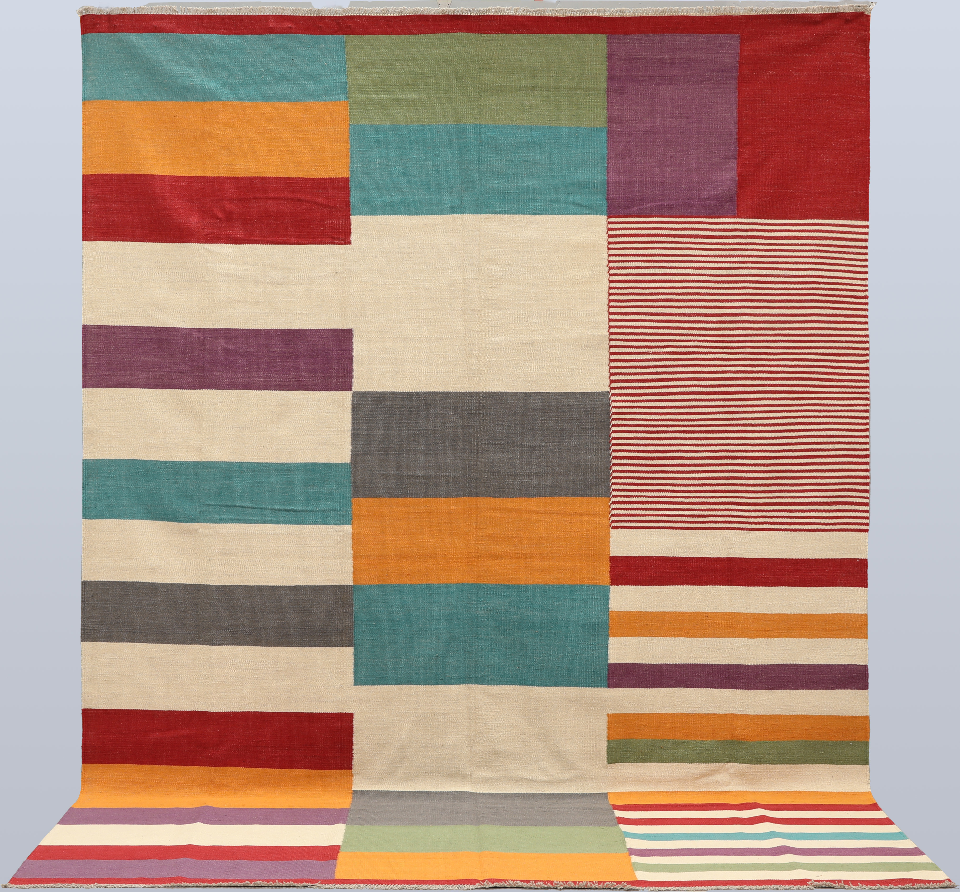 OREINTMATTA. Kelim modern design, 351 x 254 cm.