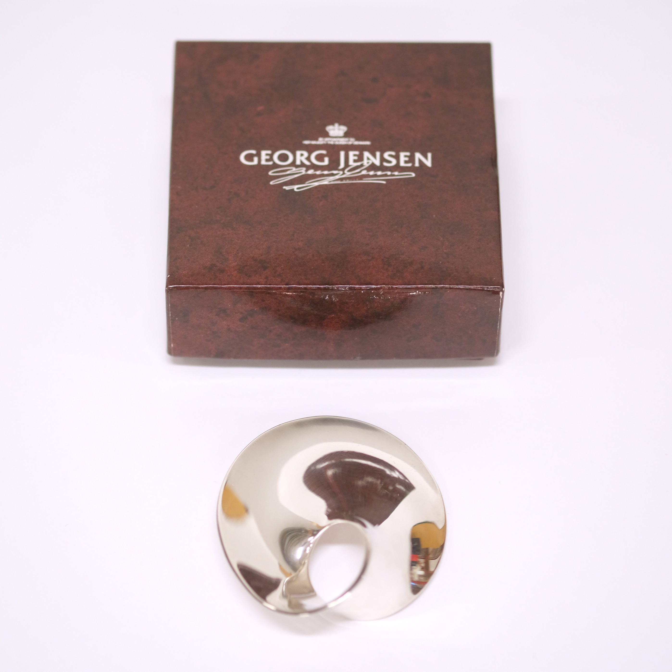 VIVIANNA TORUN BÜLOW-HÜBE. BROSCH, "MÖBIUS", GEORG JENSEN.