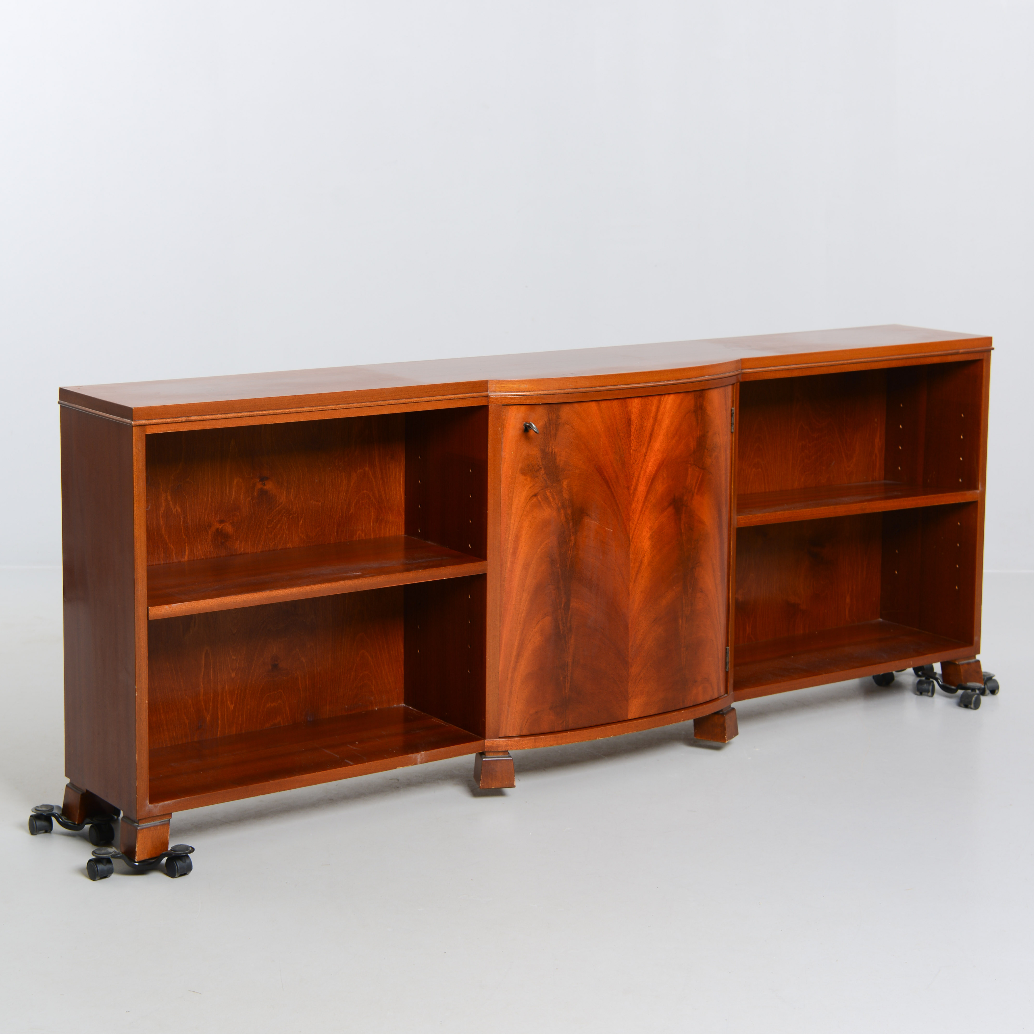 SIDEBOARD, Swedish Modern, 1900-talets tidigare del.