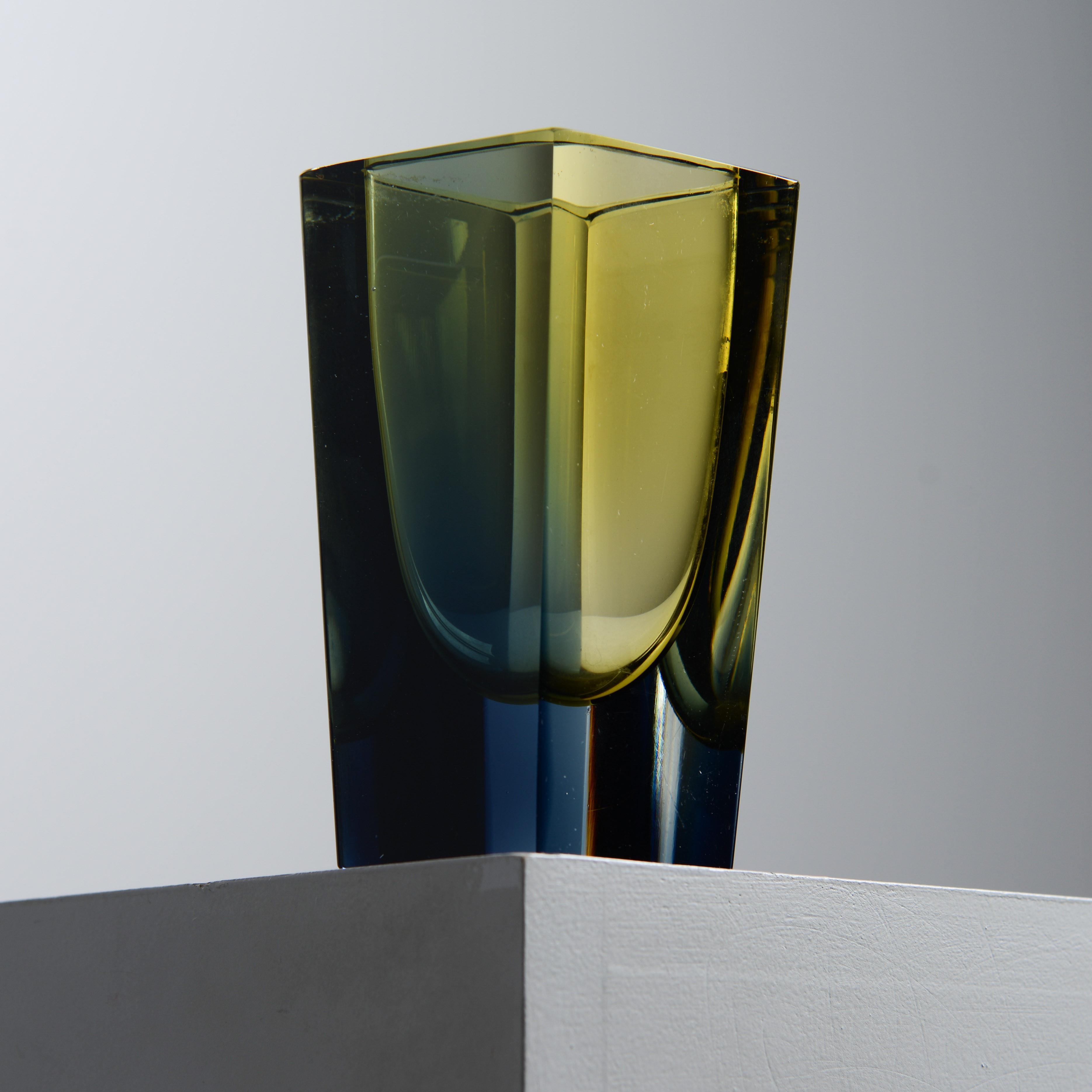 KAJ FRANCK. "Prisma", vas, Nuutajärvi, Notsjö, Finland, signerad samt daterad 1962.