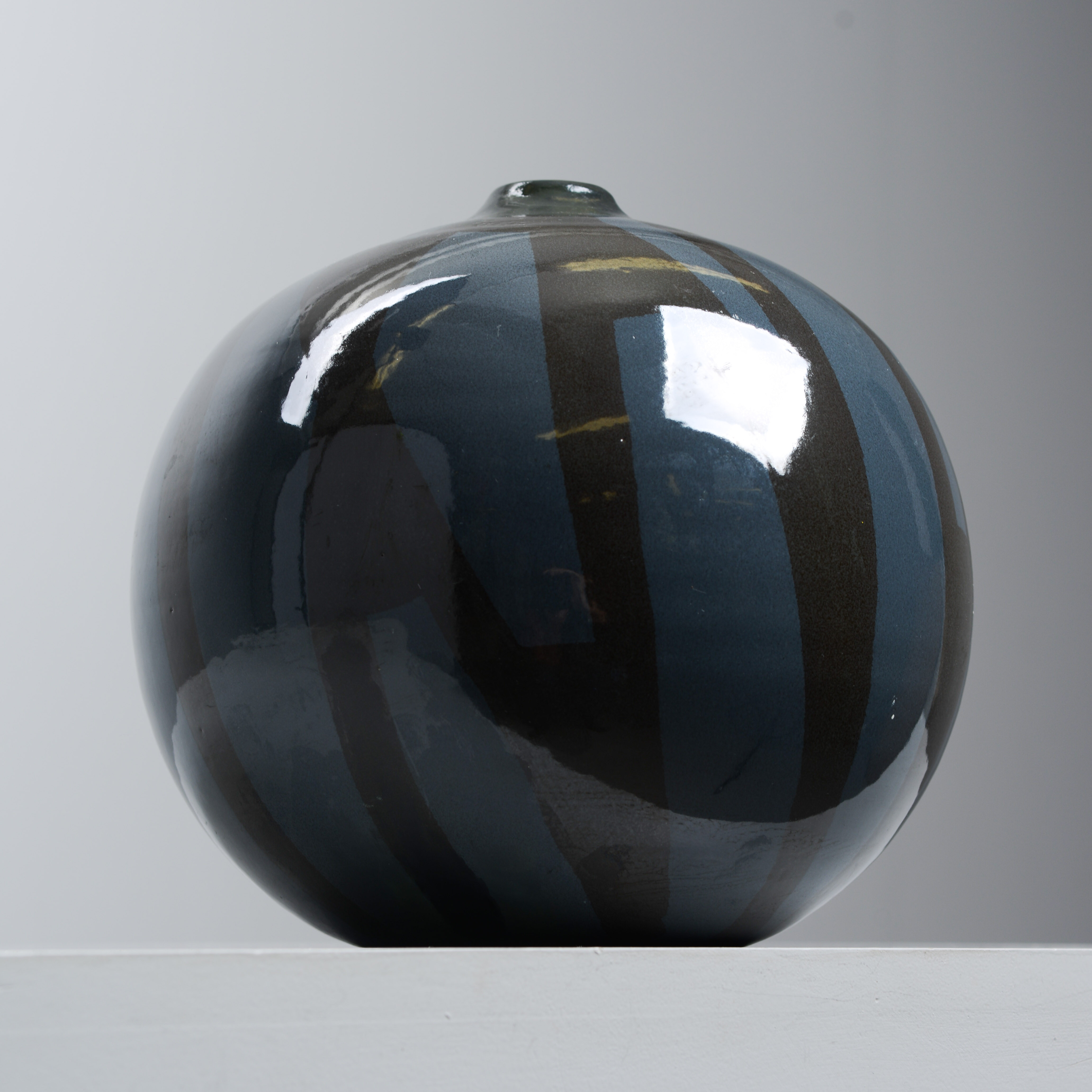 MARI SIMMULSON. Stor klotvas, unikat, Upsala-Ekeby, 1960/70-tal.