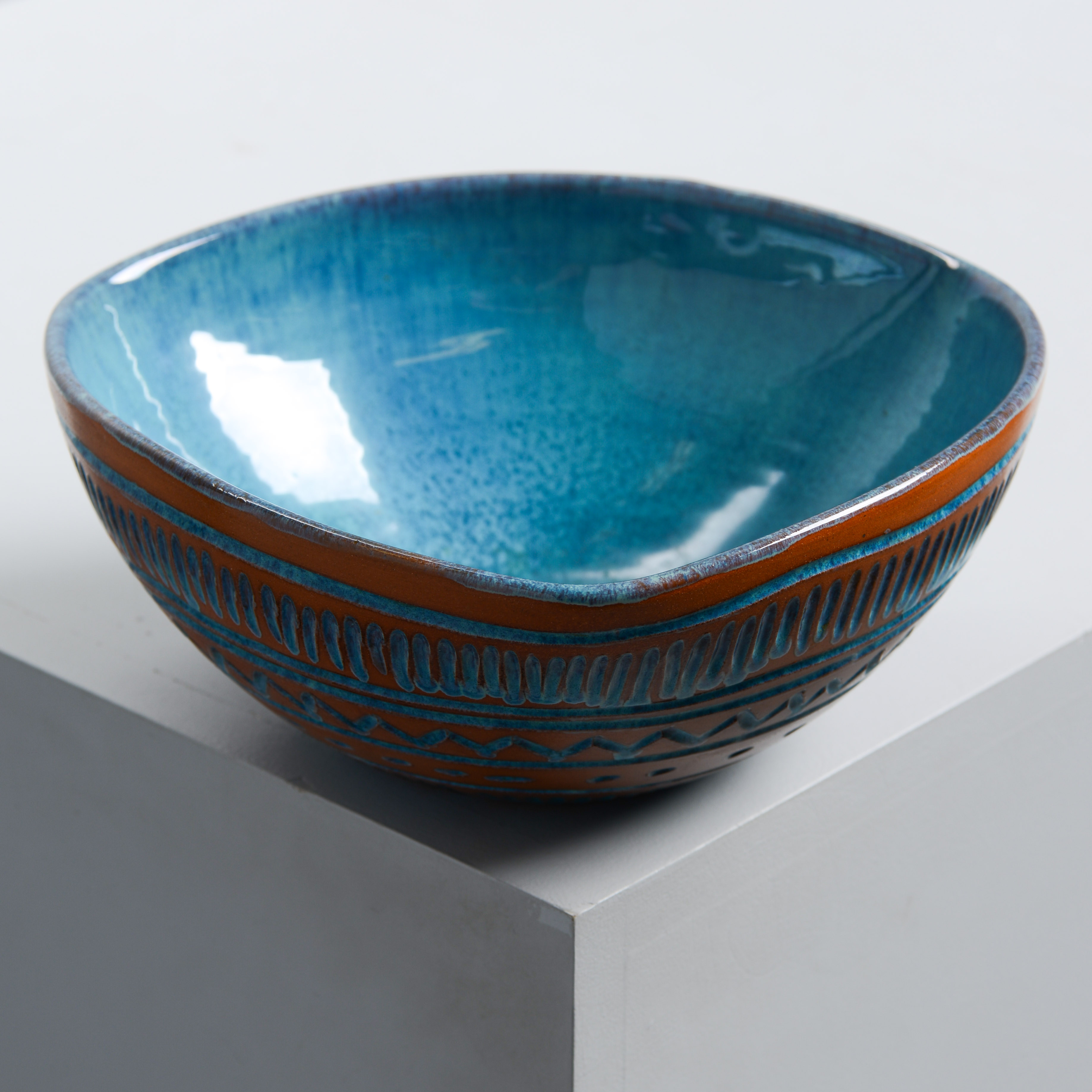 INGRID ATTERBERG. Skål, unik, Upsala-Ekeby, 1960-tal.