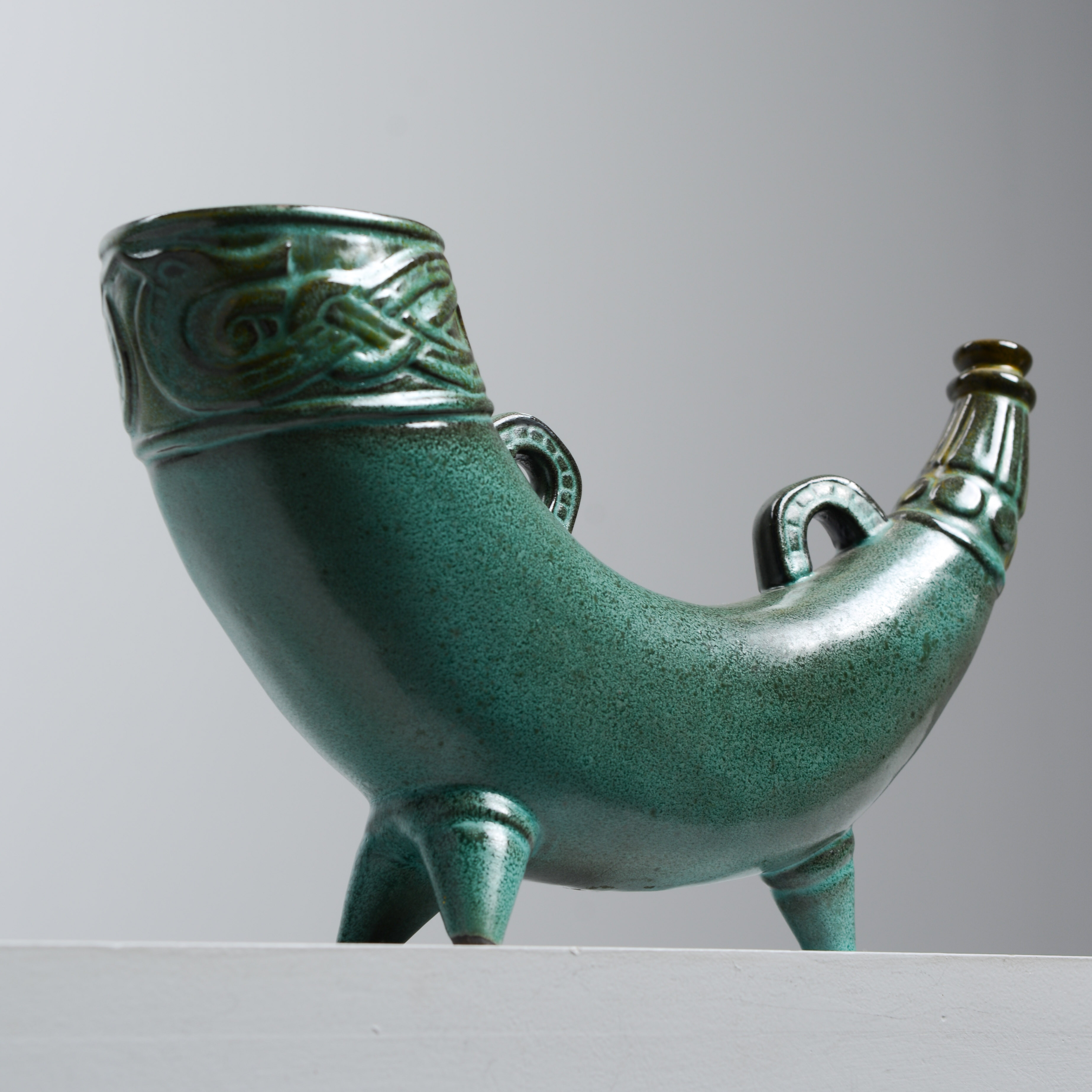 TAISTO KAASINEN. Dryckeshorn i fornnordisk stil, Upsala-Ekeby, 1950-tal.