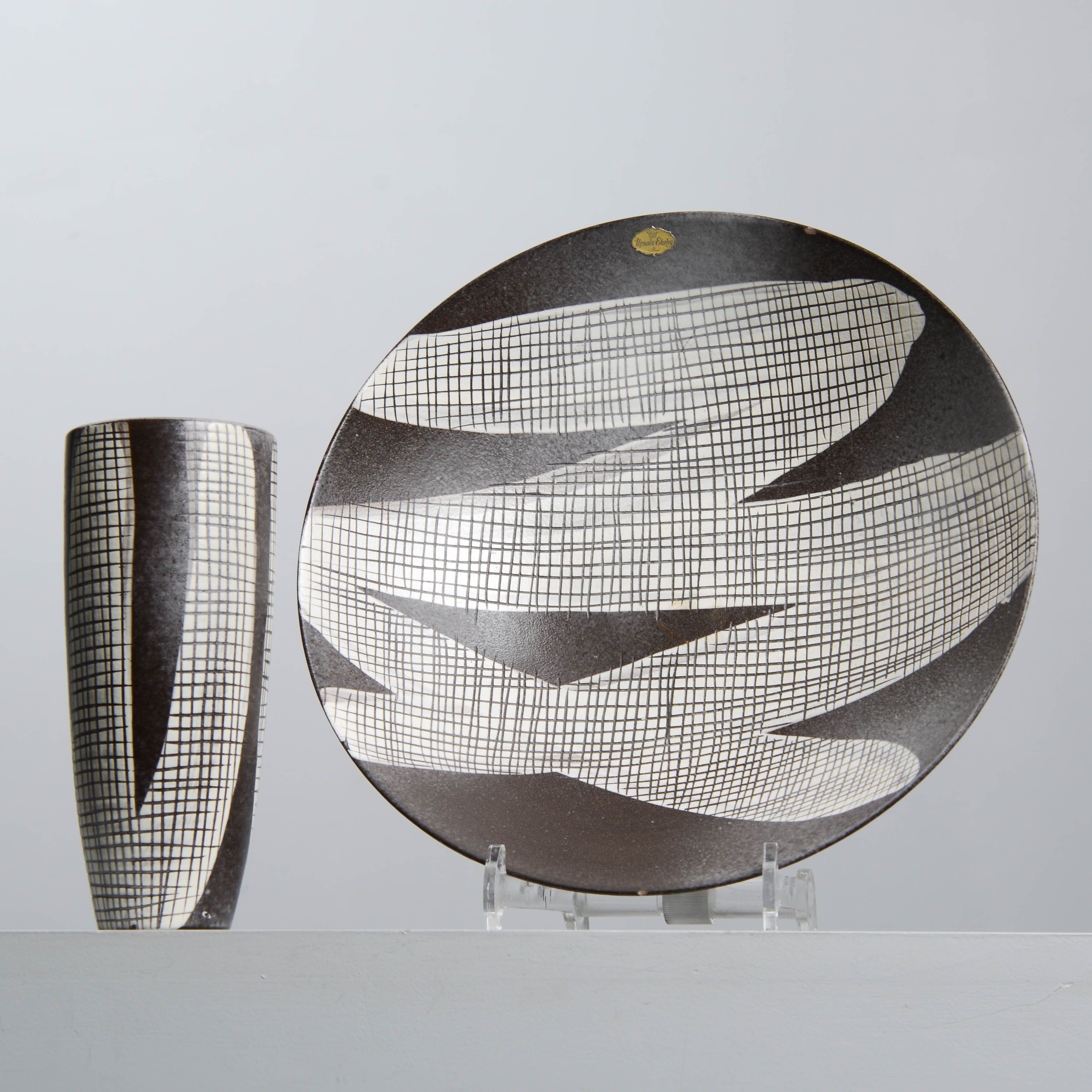 MARI SIMMULSON. "Raffia", skål & vas, Upsala-Ekeby, 1954-57.