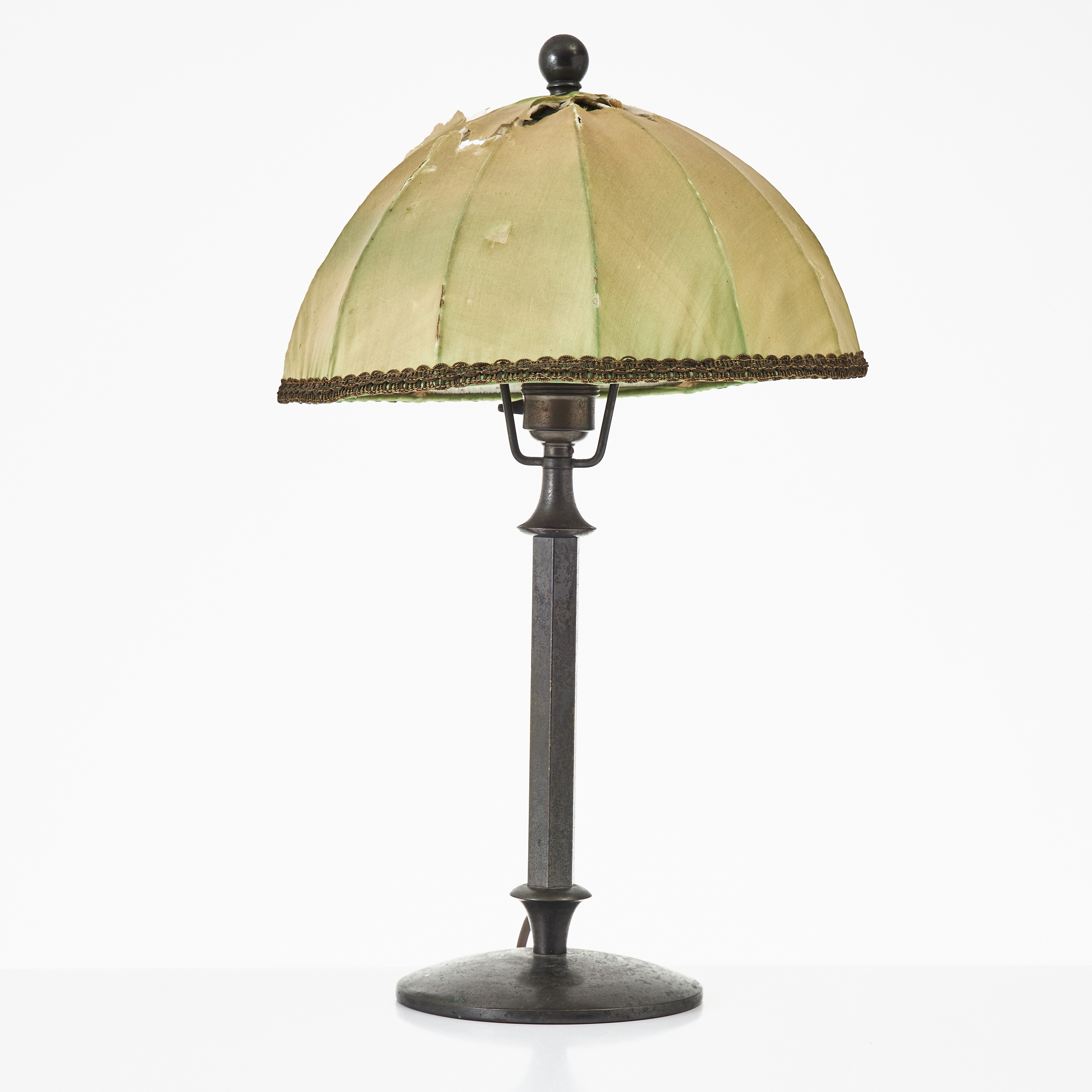 BORDSLAMPA, Arvid Böhlmarks Lampfabrik, 1920-tal, Swedish Grace, modell 6910, mässing.