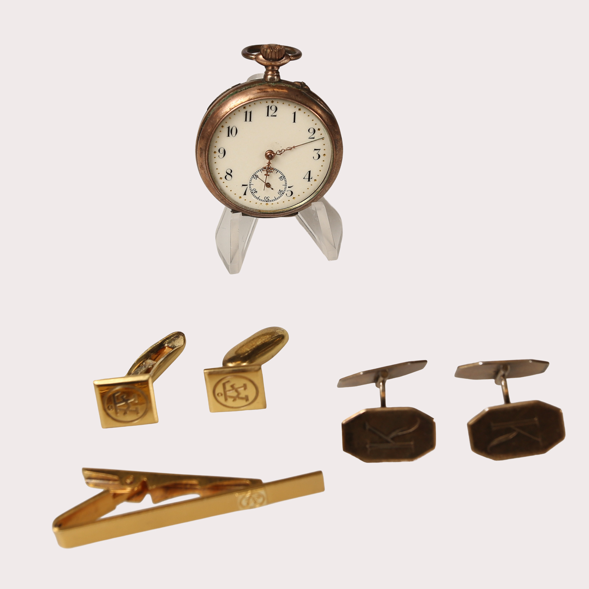 FICKUR, anonymt, silver 800, med galonering. SLIPSKLÄMMA, MANSCHETTKNAPPAR, 925 rsp 830 silver. Totalt 6 delar. Ca. 1900-1990. Totalvikt inkl uret 56,5 gram.