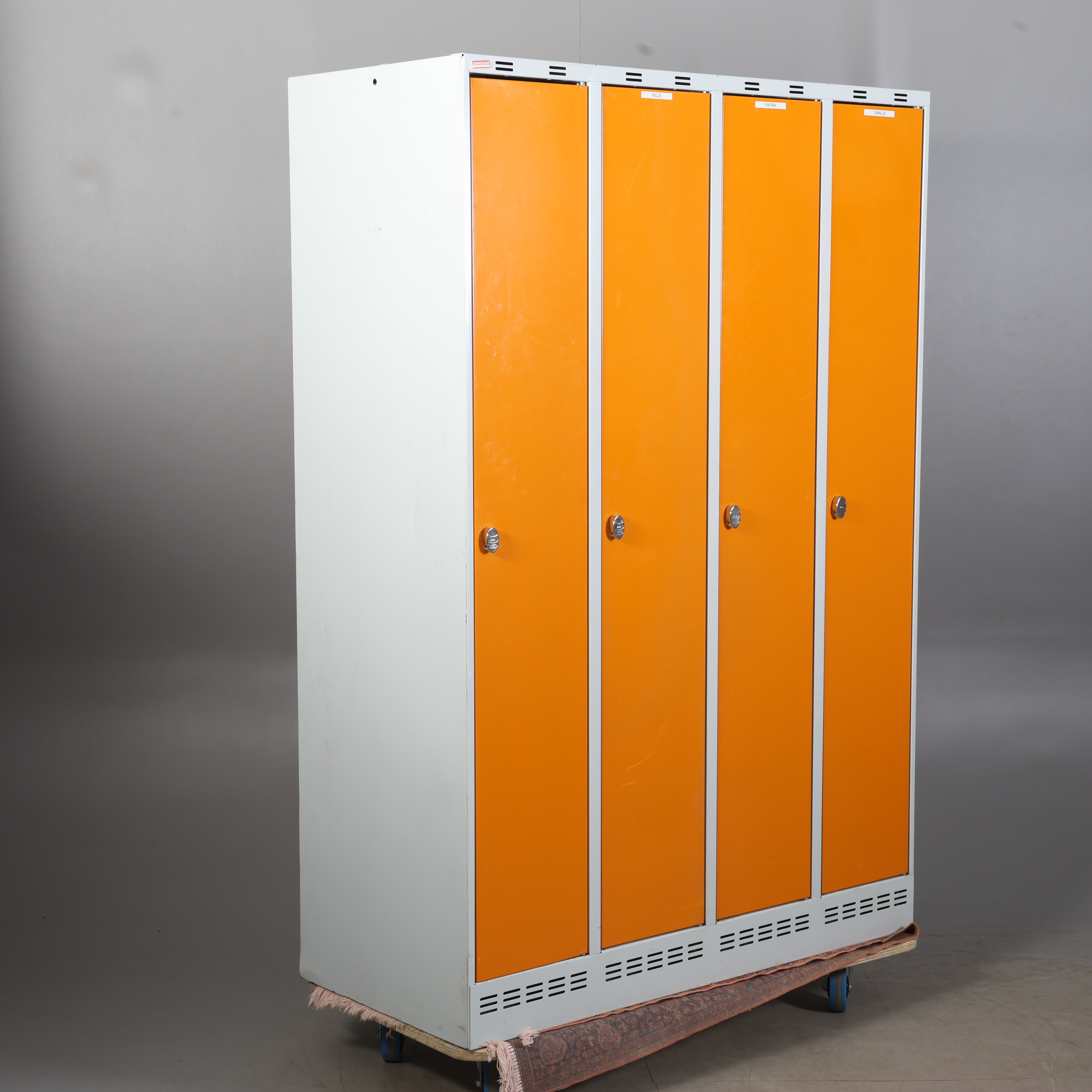 OMKLÄDNINGSSKÅP, Sonesson inredningar, metall, 1900-talet andra hälft.