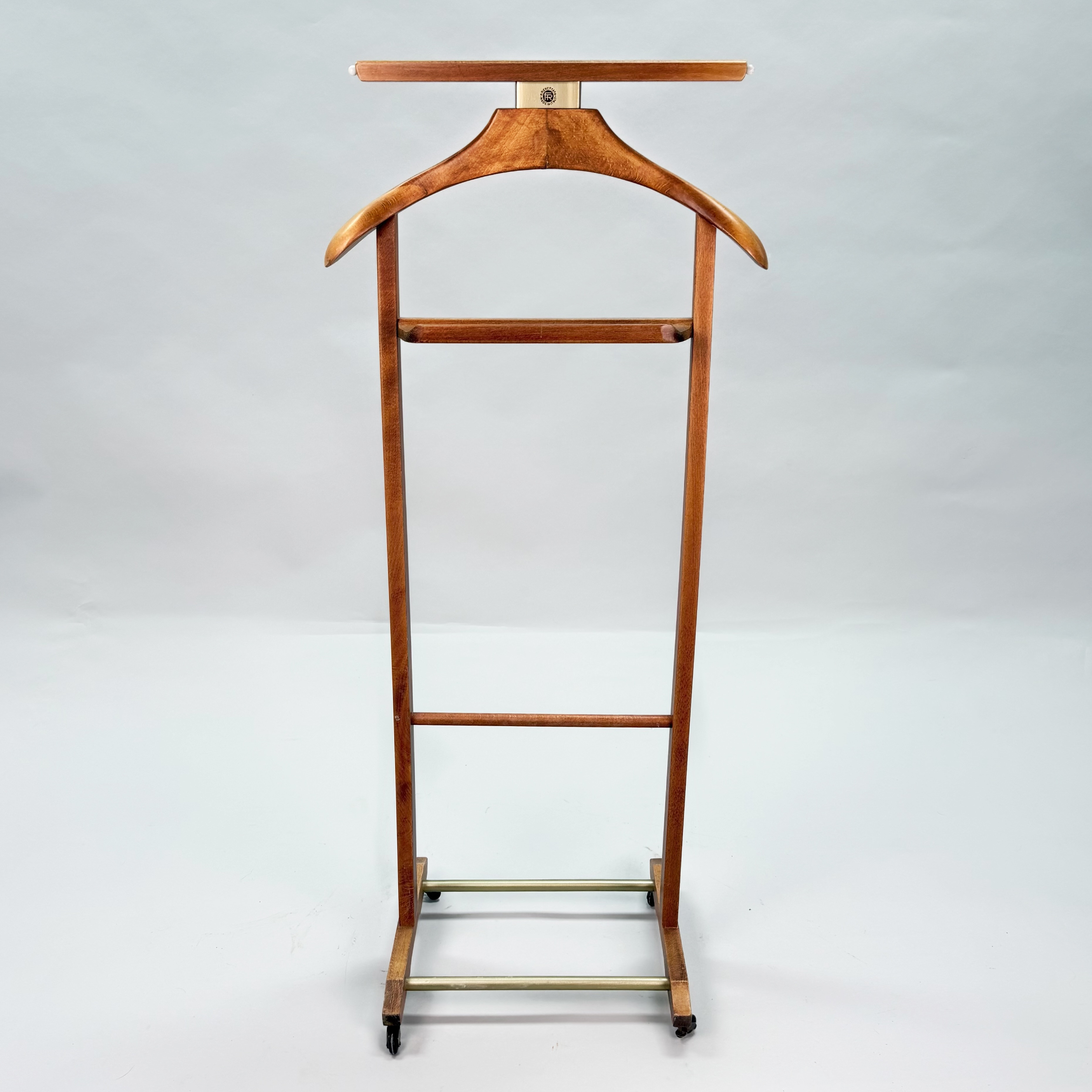 KLÄDBETJÄNT - Fratelli Reguitti, Trä & Mässing, rullbar.