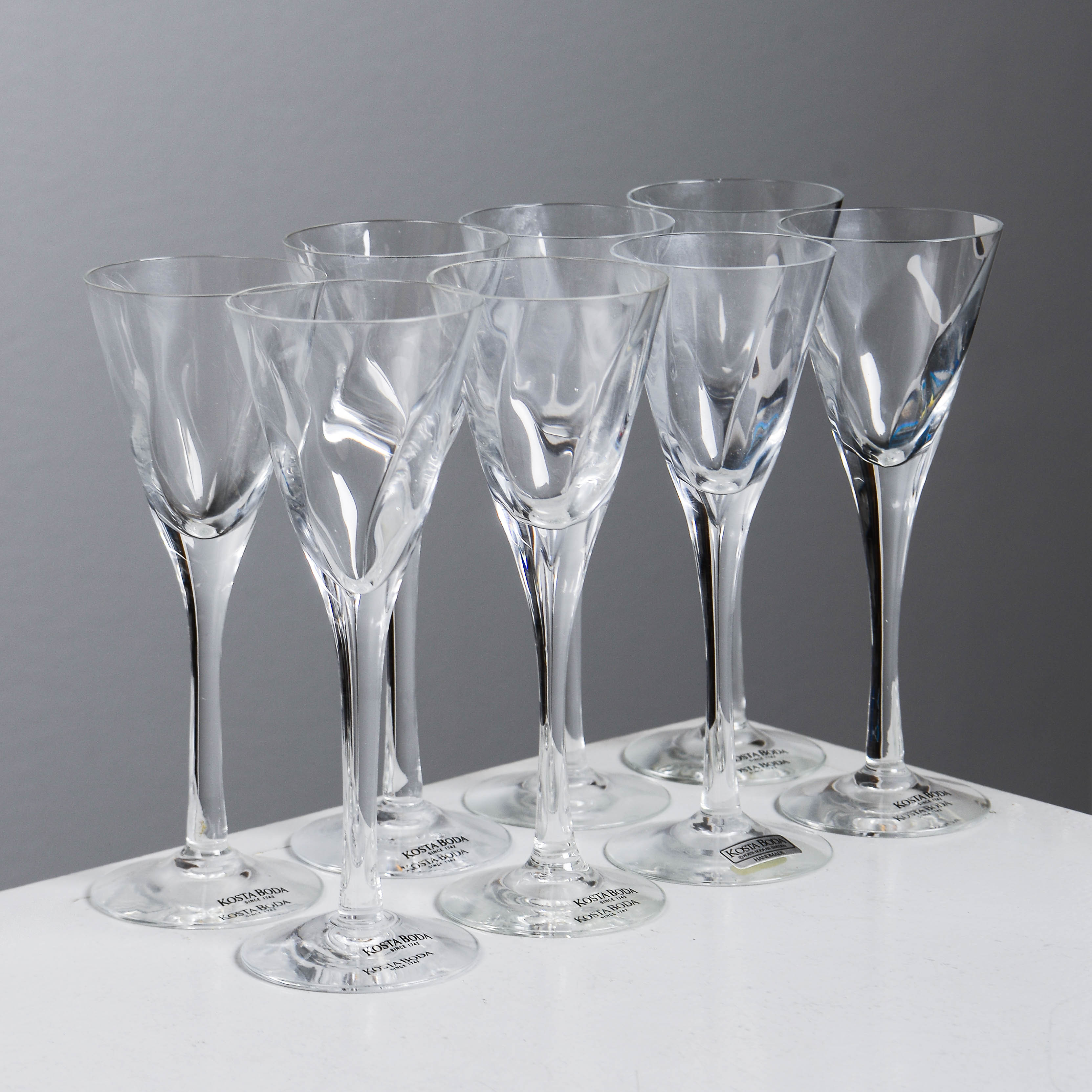 BERTIL VALLIEN. Snapsglas, 8 st, "Chateau".