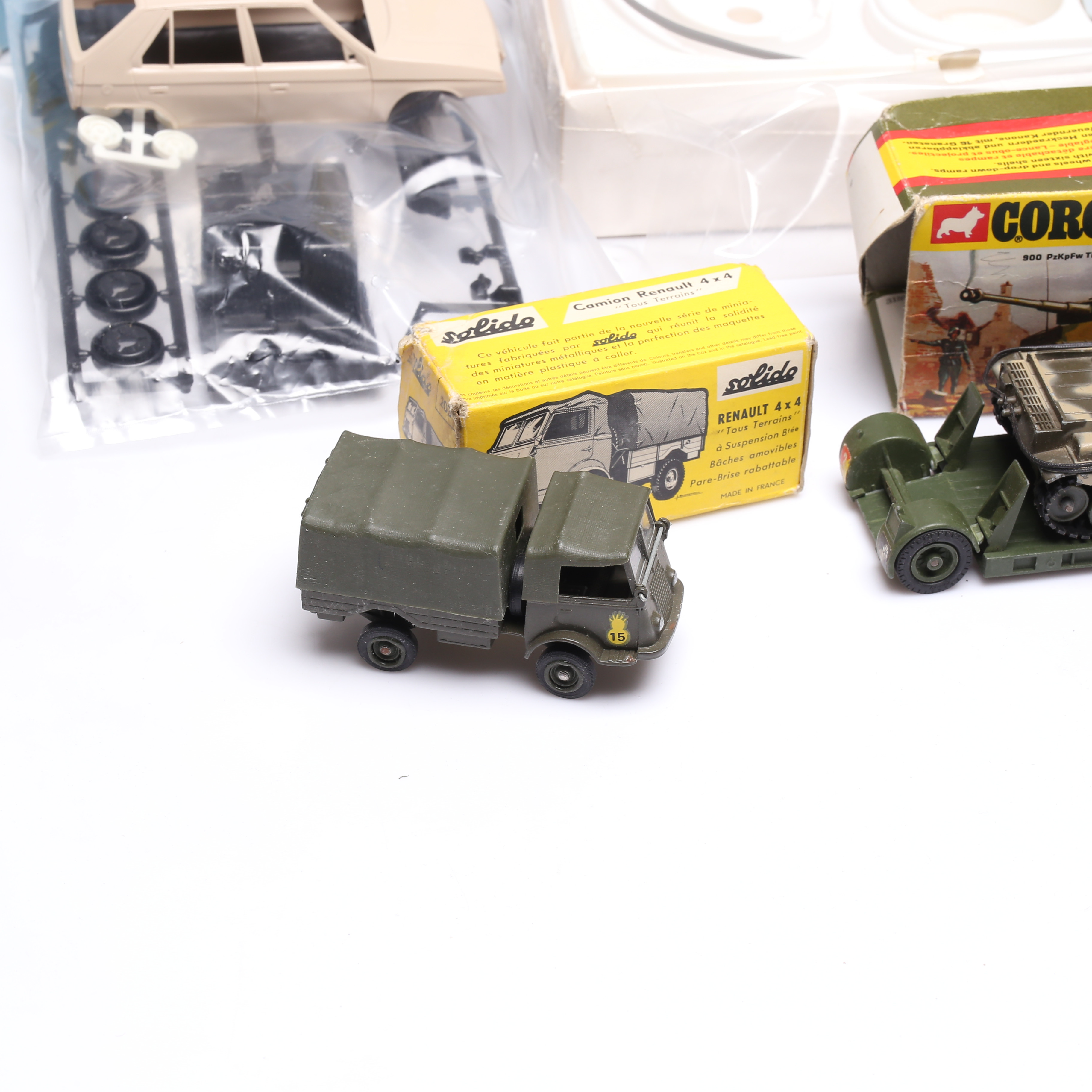 spielzeug gebraucht Bilder von 4917864. VIELE SPIELZEUGE UND MODELLE, 5 Stück. - Auctionet