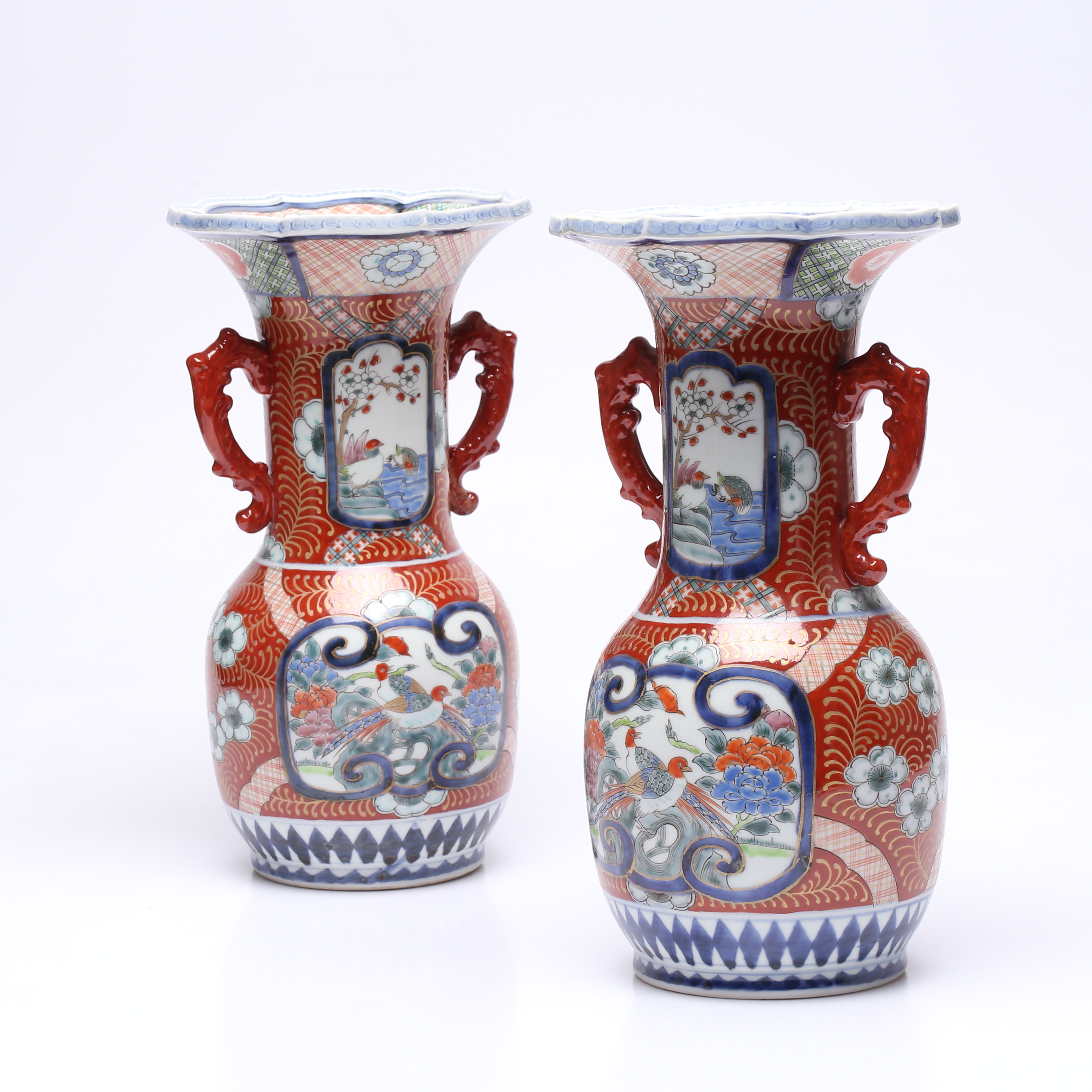 VASER, 1 par, porslin, Kutani, Meiji period (1868 - 1912).