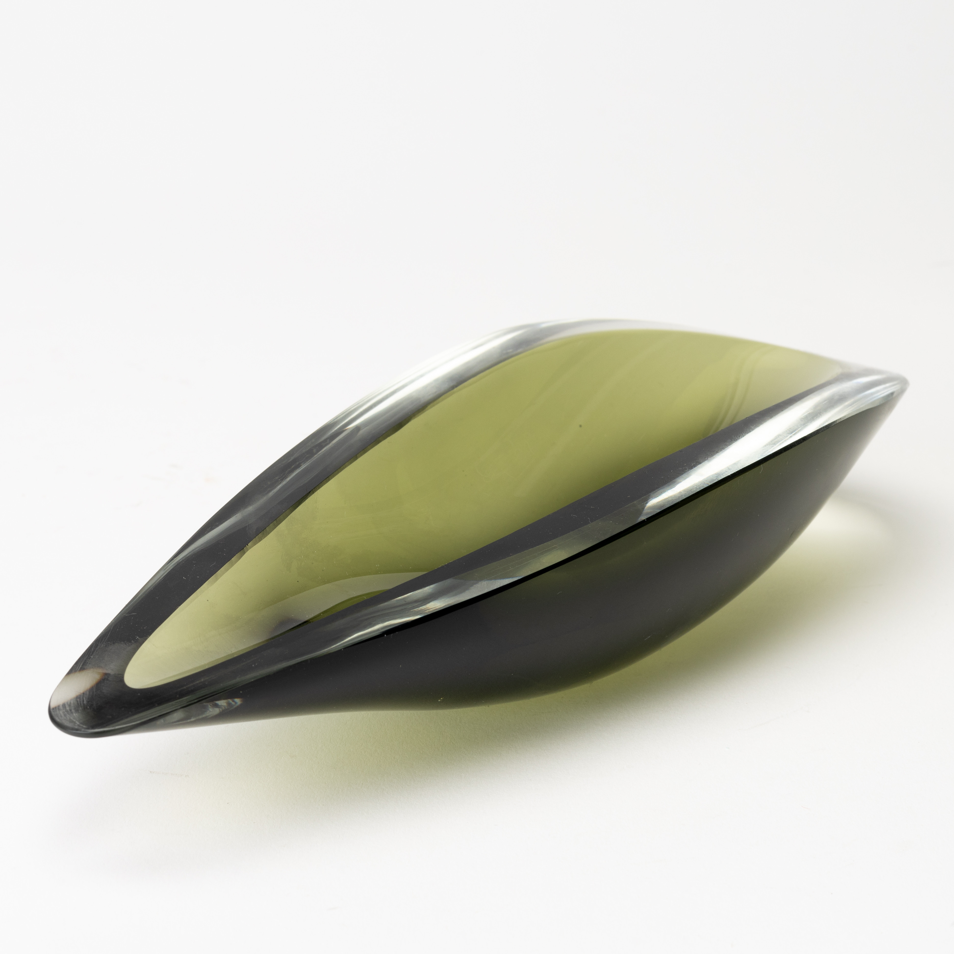 KAJ FRANCK. Skål, "Videblad", glas, signerad K. Franck Nuutajärvi Notsjö, -58.