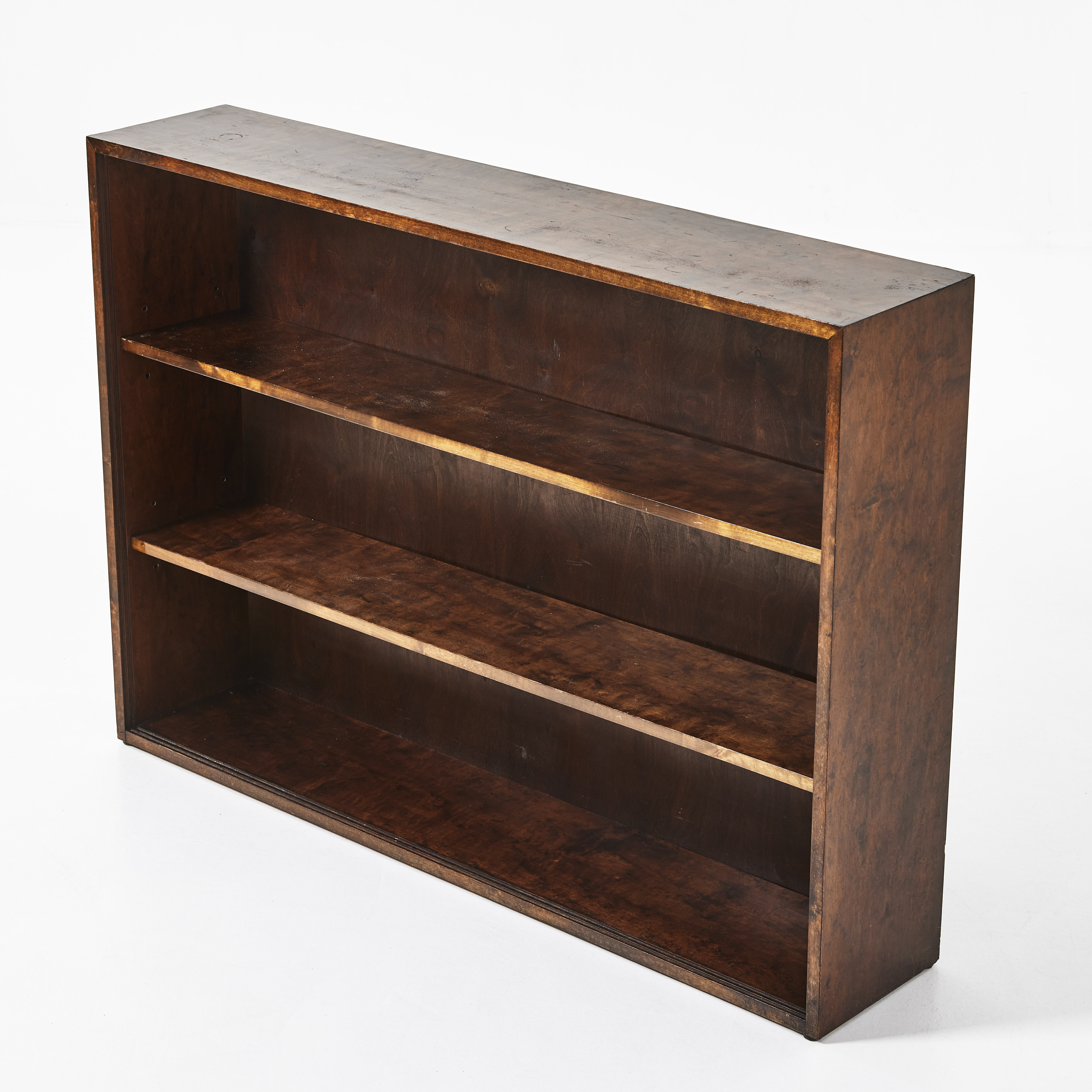 BOKHYLLA, 1930/40 -tal, bonad björk. två hyllplan.