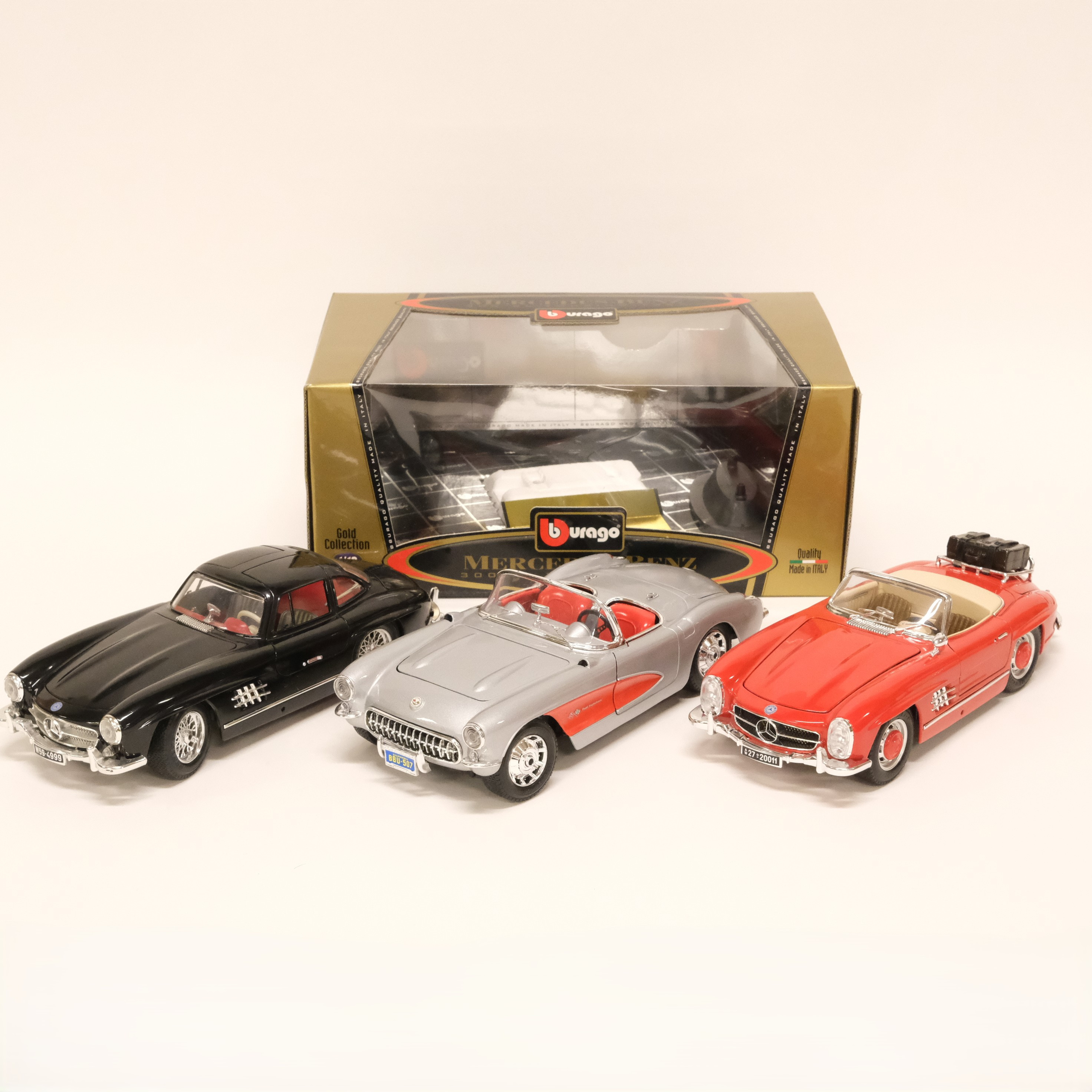 BURAGO. TRE MODELLBILAR. SKALA 1:18.
