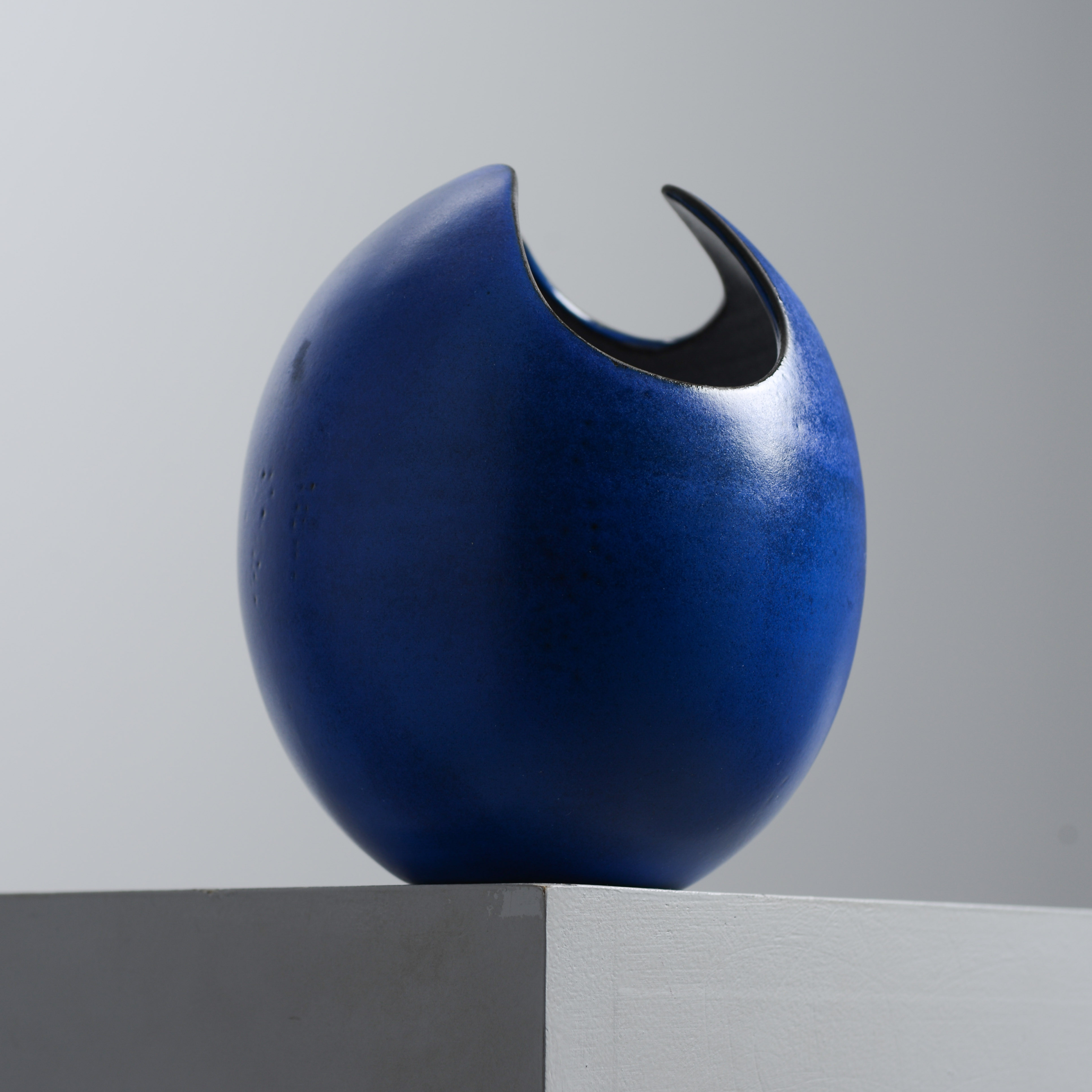 HJÖRDIS OLDFORS. "Undine", vas, modell 5060, Upsala-Ekeby, 1955-56.