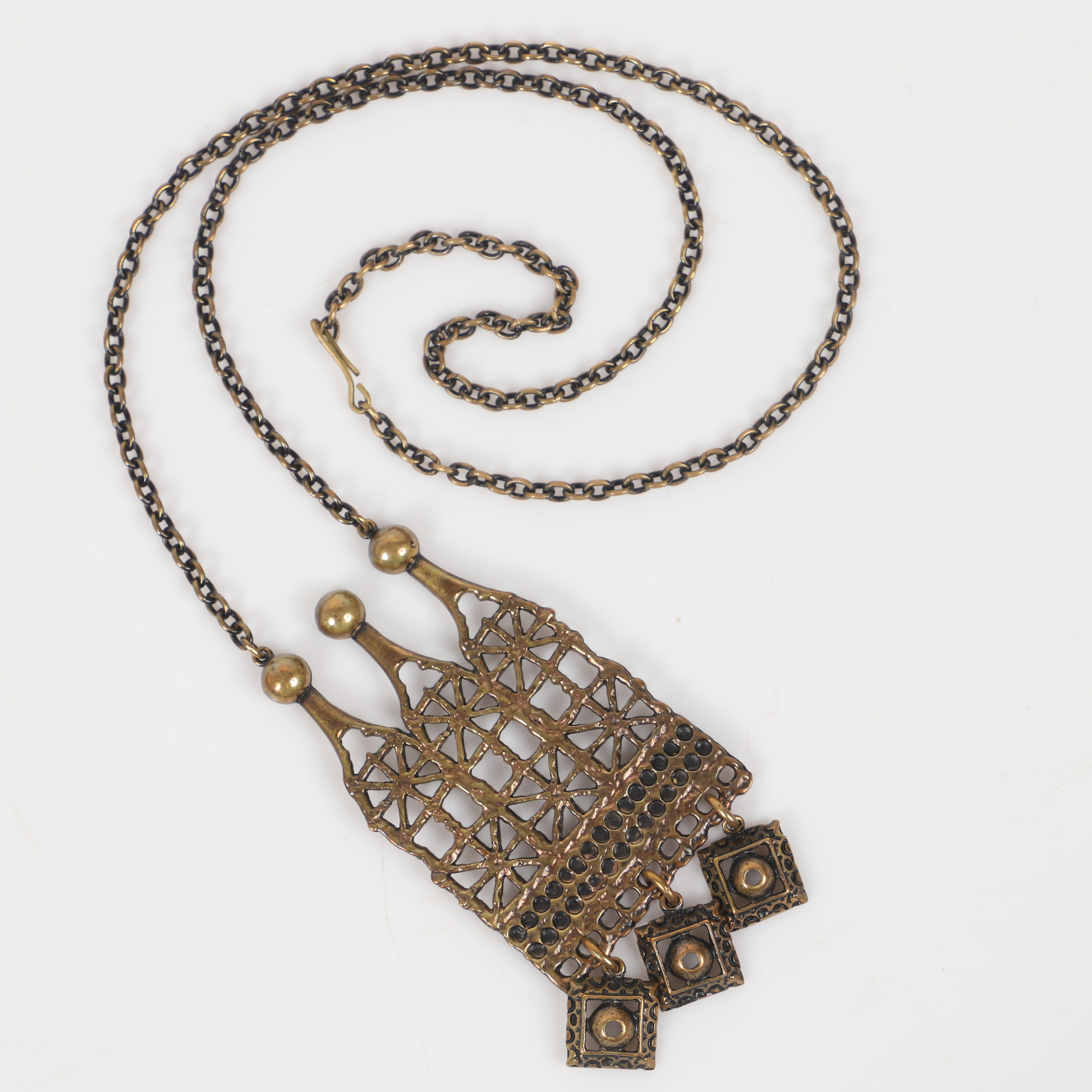 PENTTI SARPANEVA. Halssmycke, brons, Finland, 1970-tal.