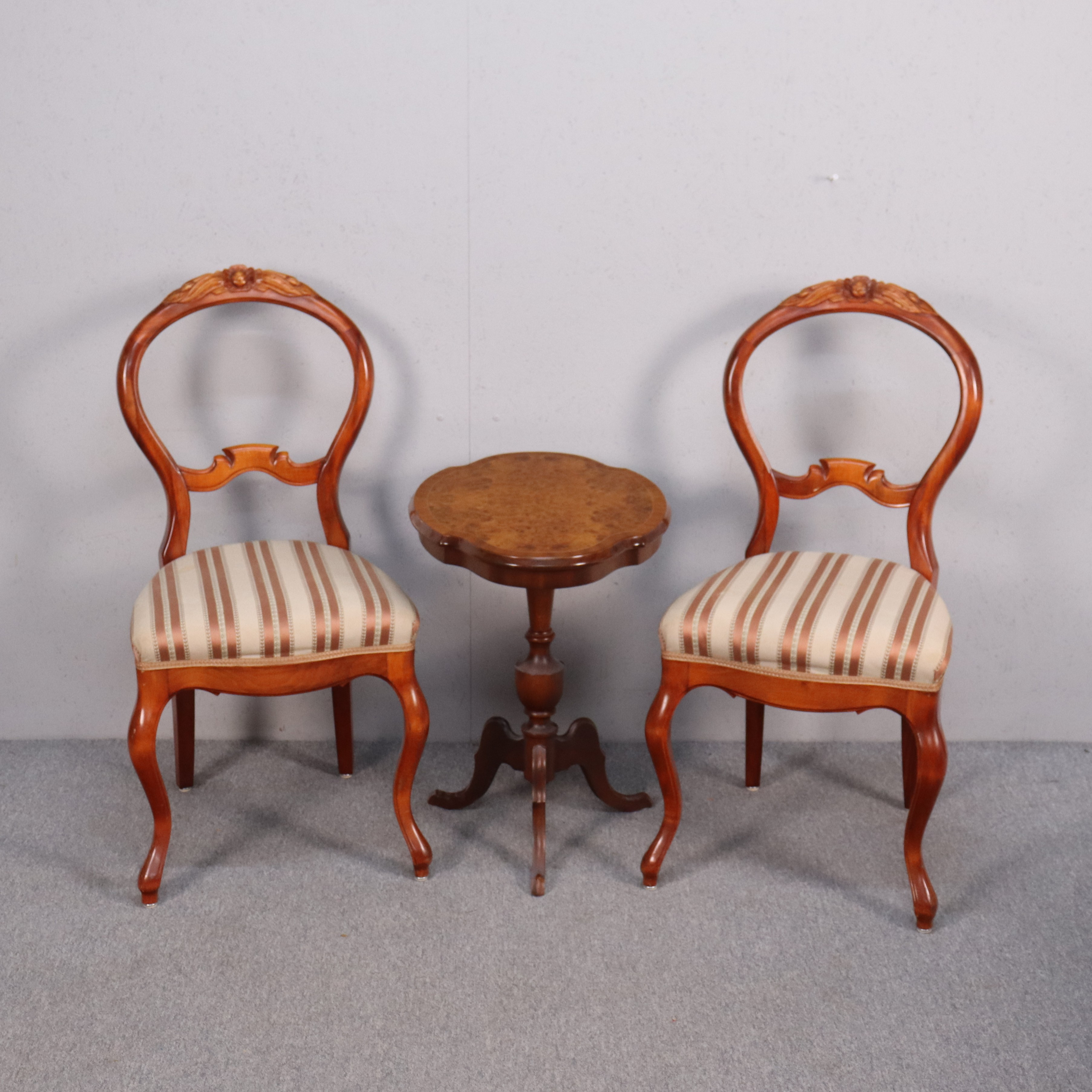 STOLAR samt PELARBORD, rokokostil, 1900-tal, 3 delar.