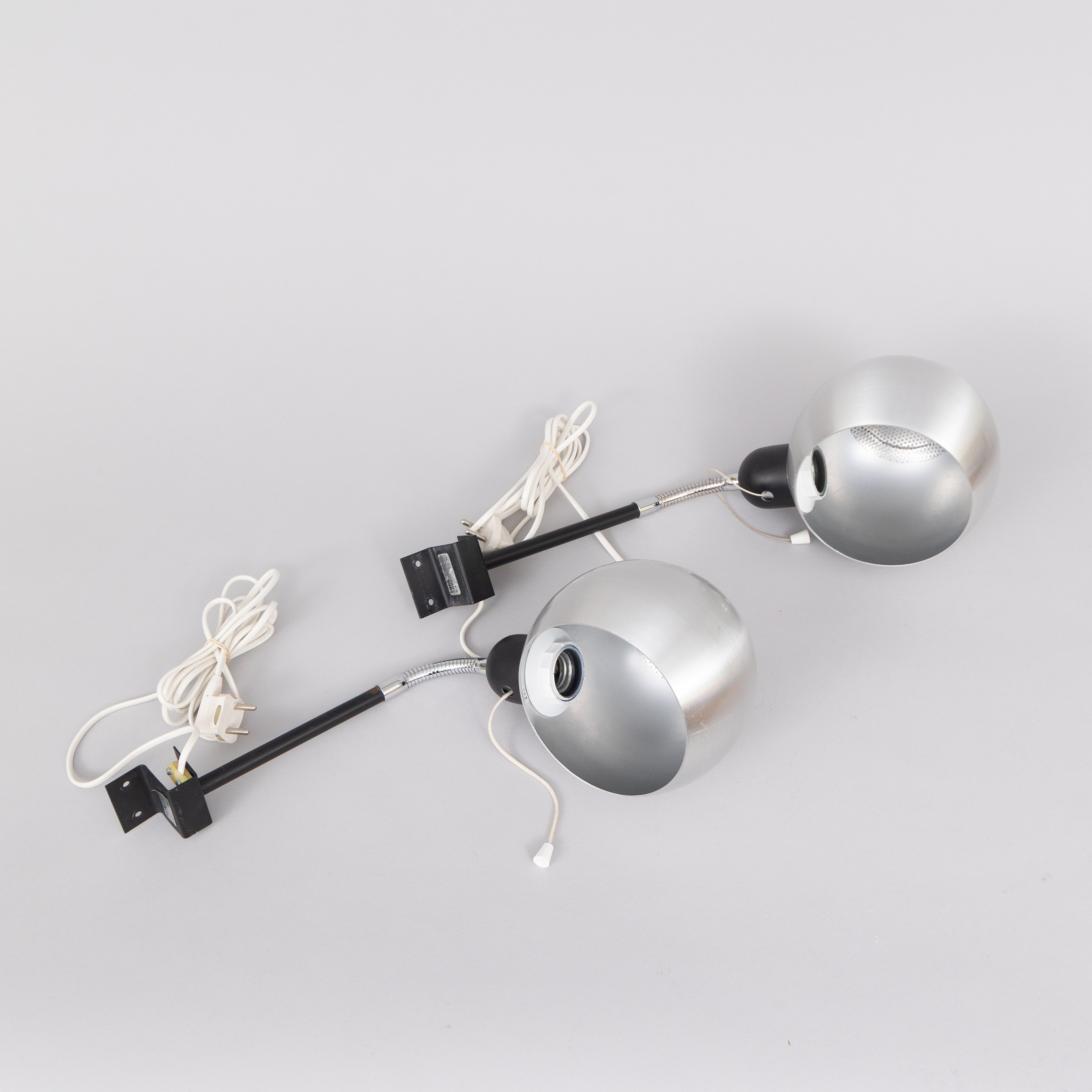 SÄNGLAMPOR, ett par, Hemi-klot.