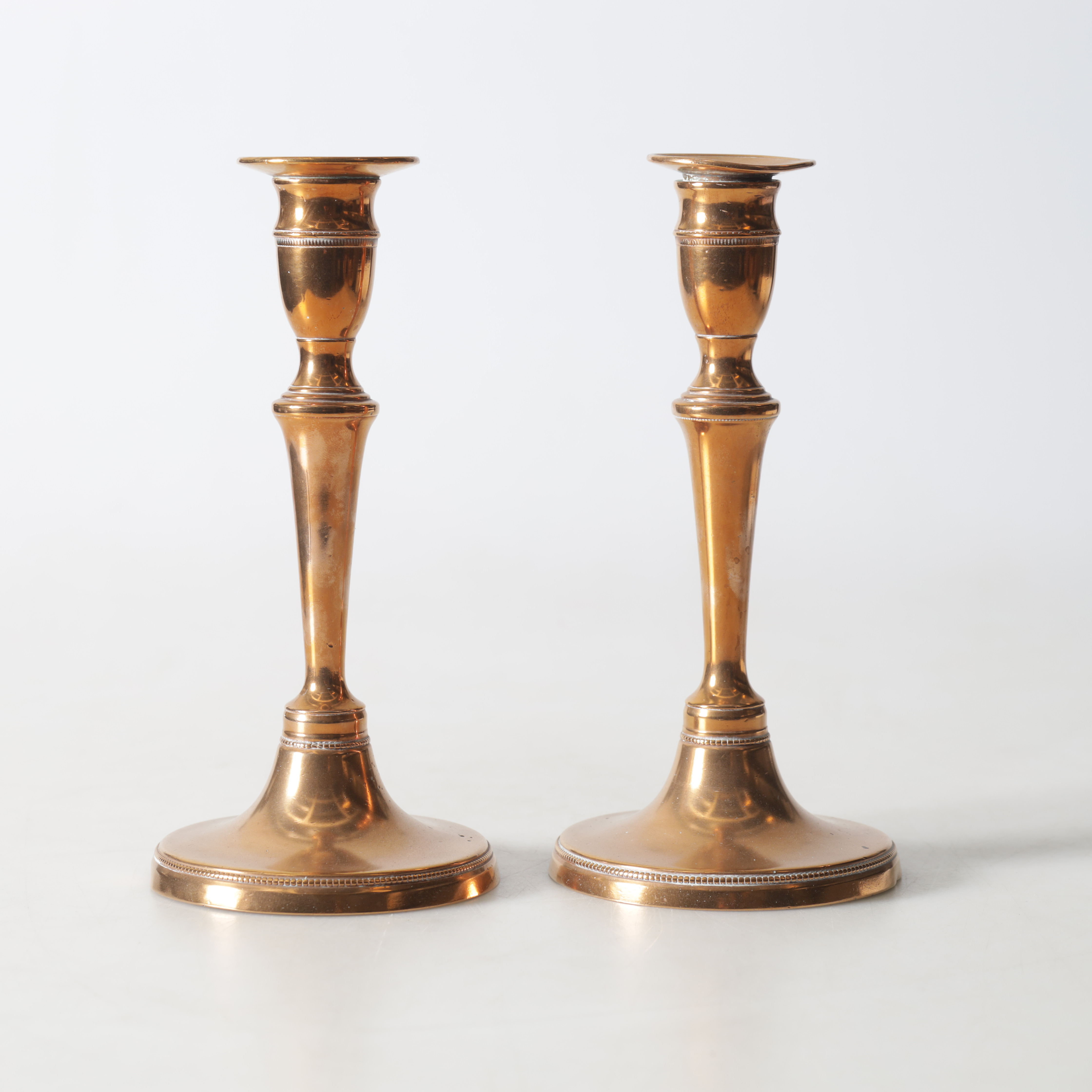 LJUSSTAKAR, ett par, malmpläterade, 1900-tal.