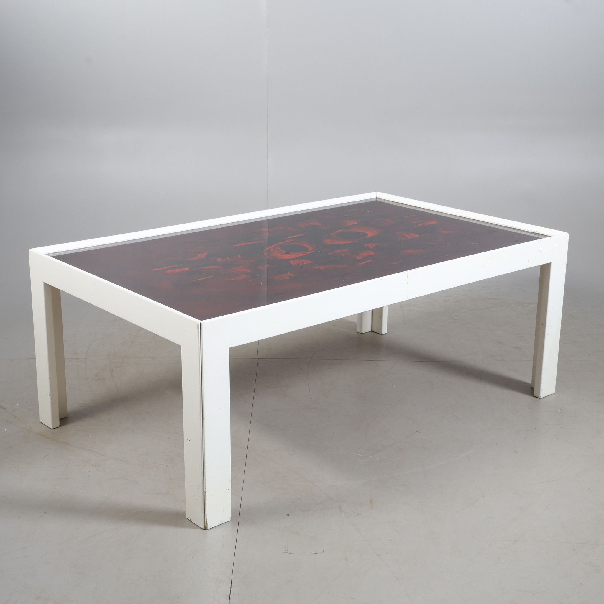 SOFFBORD, röd dekorerad glasskiva, bemålad, 1900-tal.